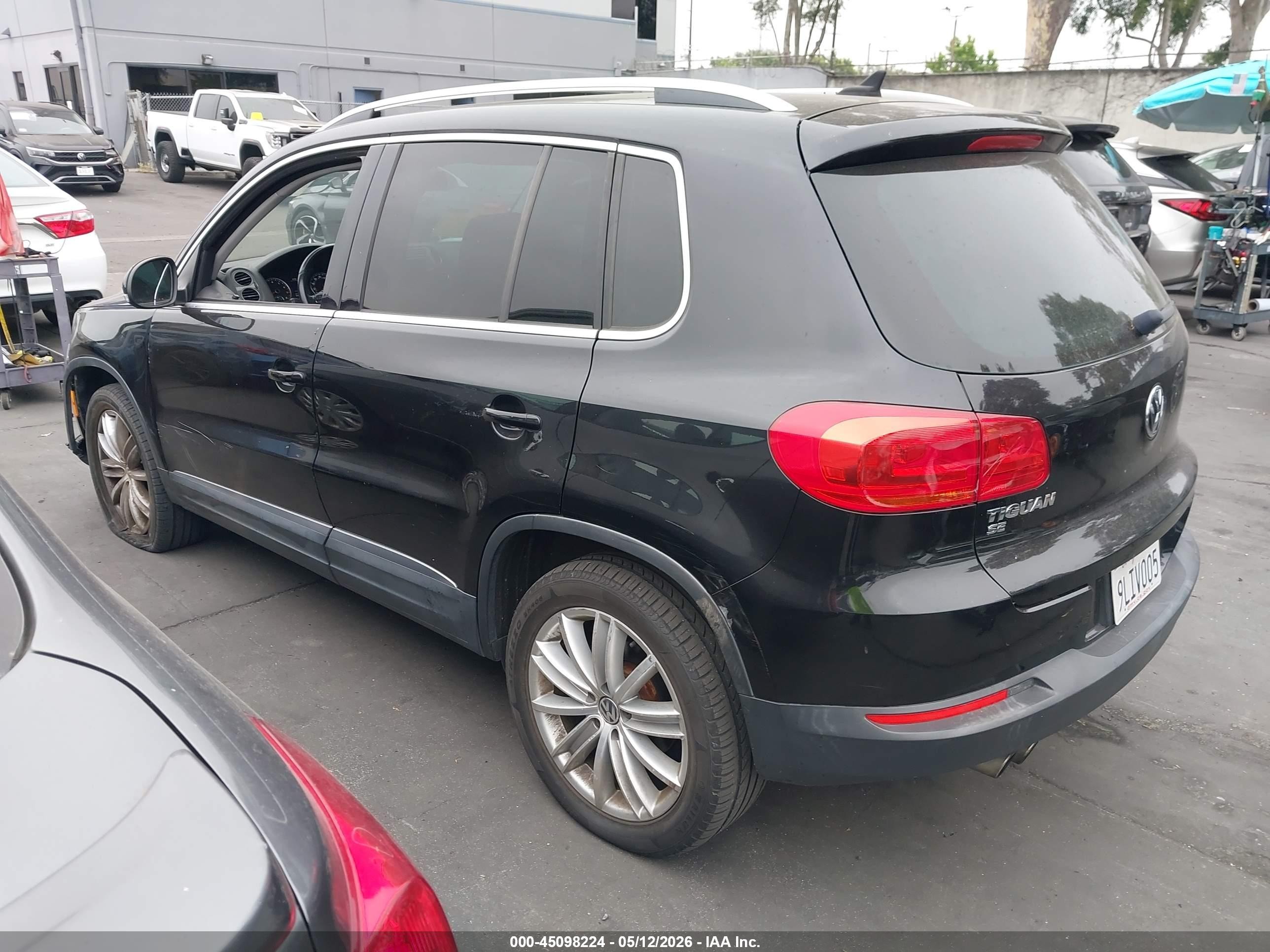2016 Volkswagen Tiguan Se Black vin: WVGAV7AX9GW599204