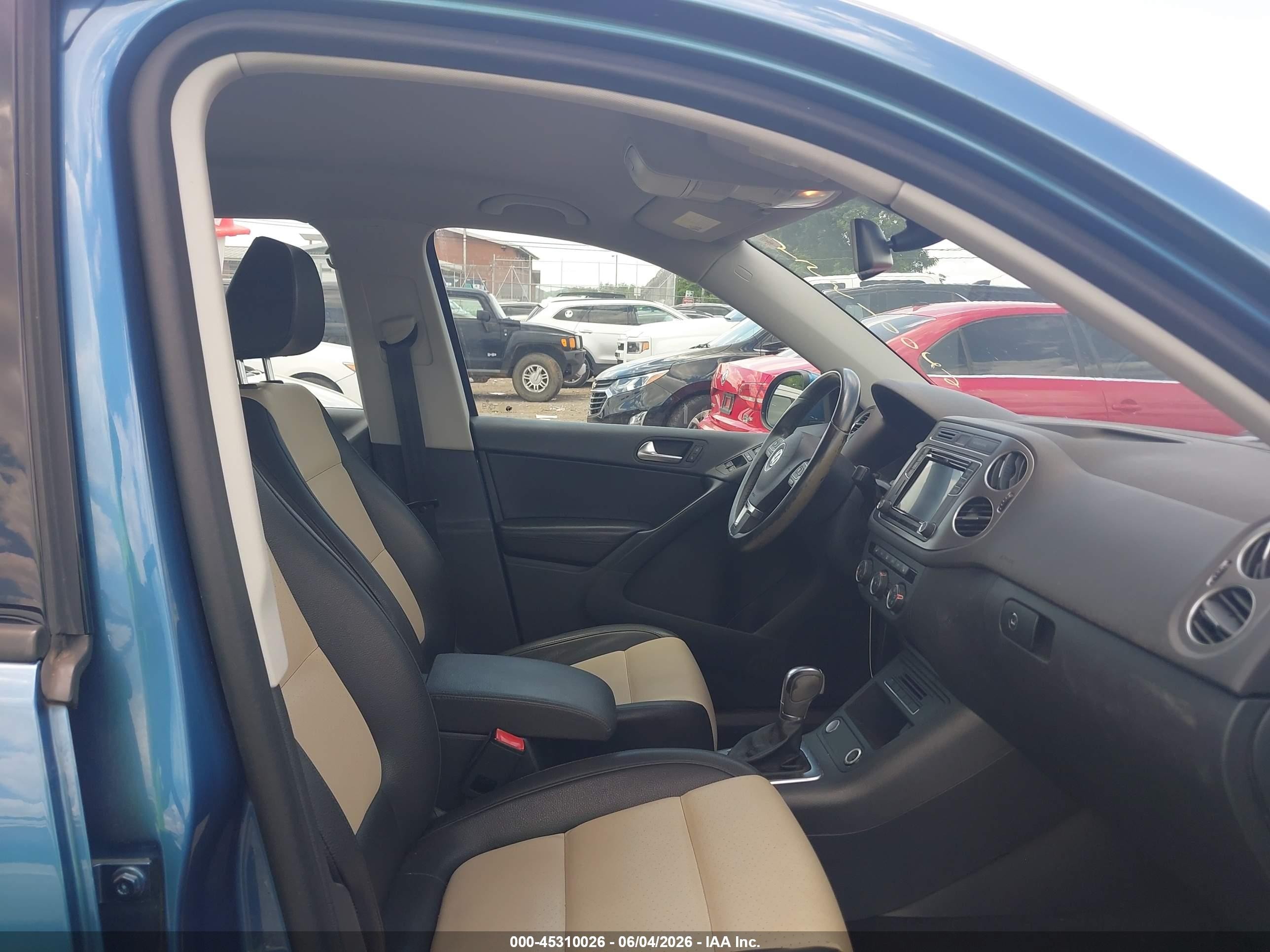 2017 Volkswagen Tiguan 2.0t/2.0t S Синий vin: WVGAV7AX9HK004764