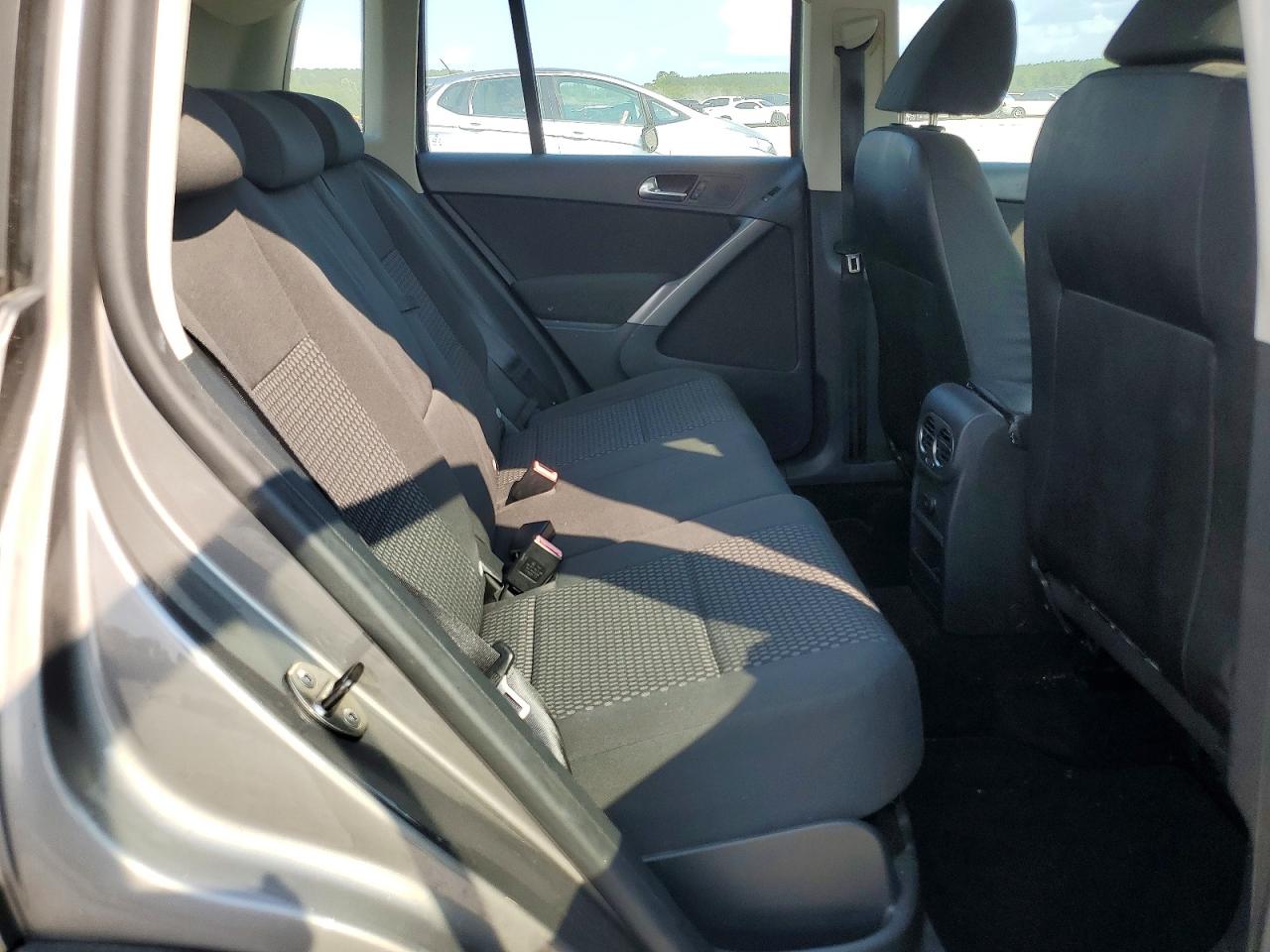 2010 Volkswagen Tiguan S Gray vin: WVGAV7AXXAW511610