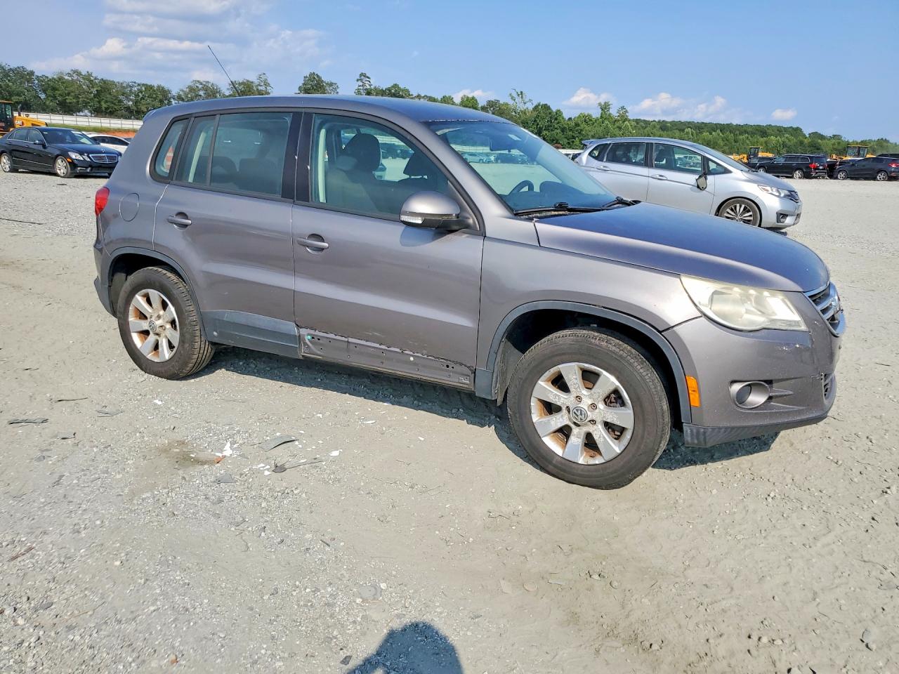 2010 Volkswagen Tiguan S Gray vin: WVGAV7AXXAW511610