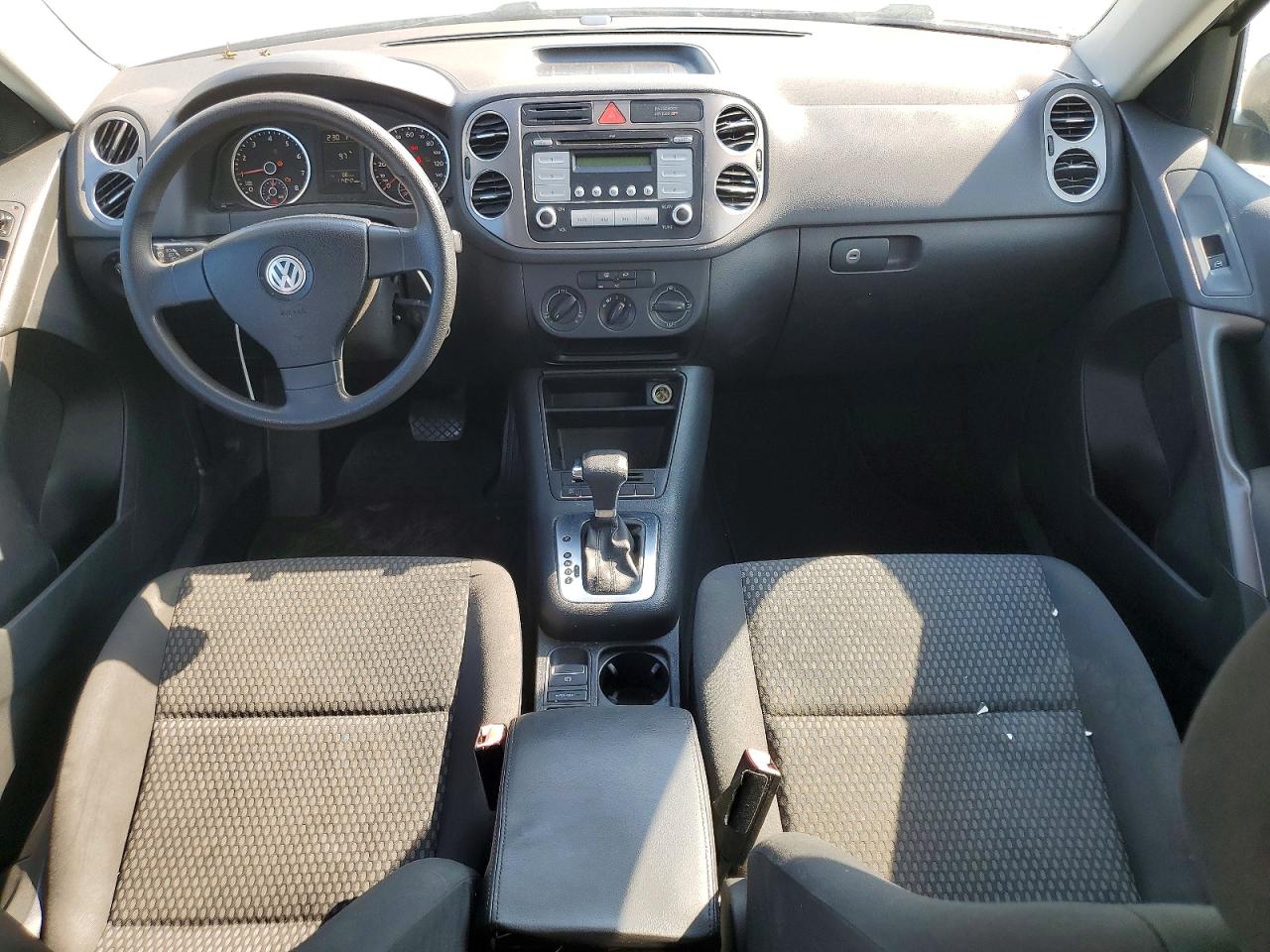 2010 Volkswagen Tiguan S Gray vin: WVGAV7AXXAW511610