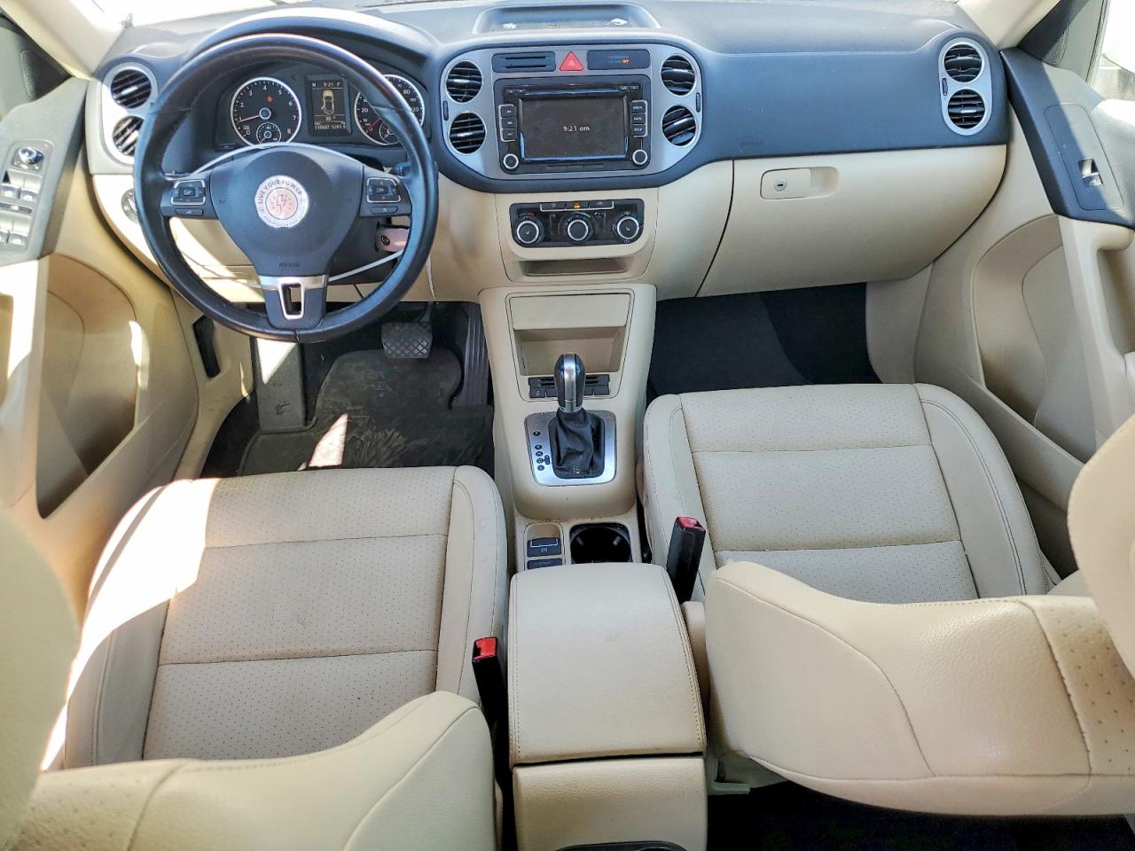 2011 Volkswagen Tiguan S White vin: WVGAV7AXXBW502181