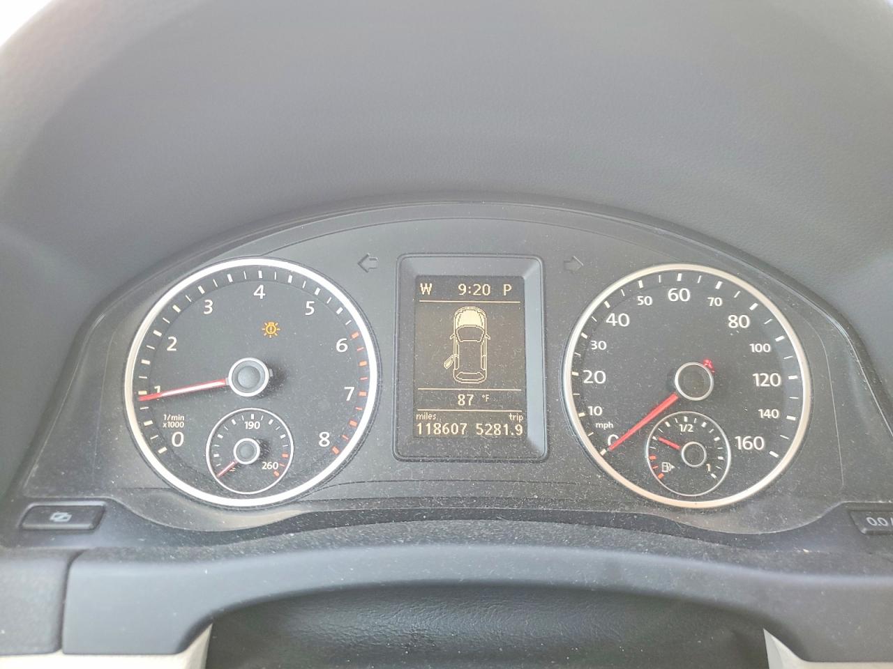 2011 Volkswagen Tiguan S White vin: WVGAV7AXXBW502181