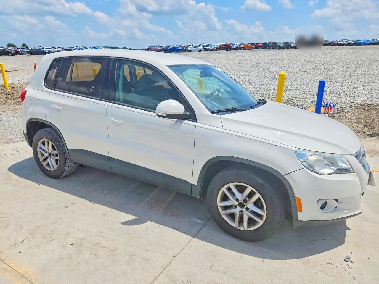 2011 Volkswagen Tiguan S Белый vin: WVGAV7AXXBW561313