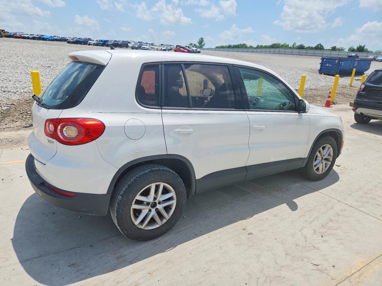 2011 Volkswagen Tiguan S Белый vin: WVGAV7AXXBW561313