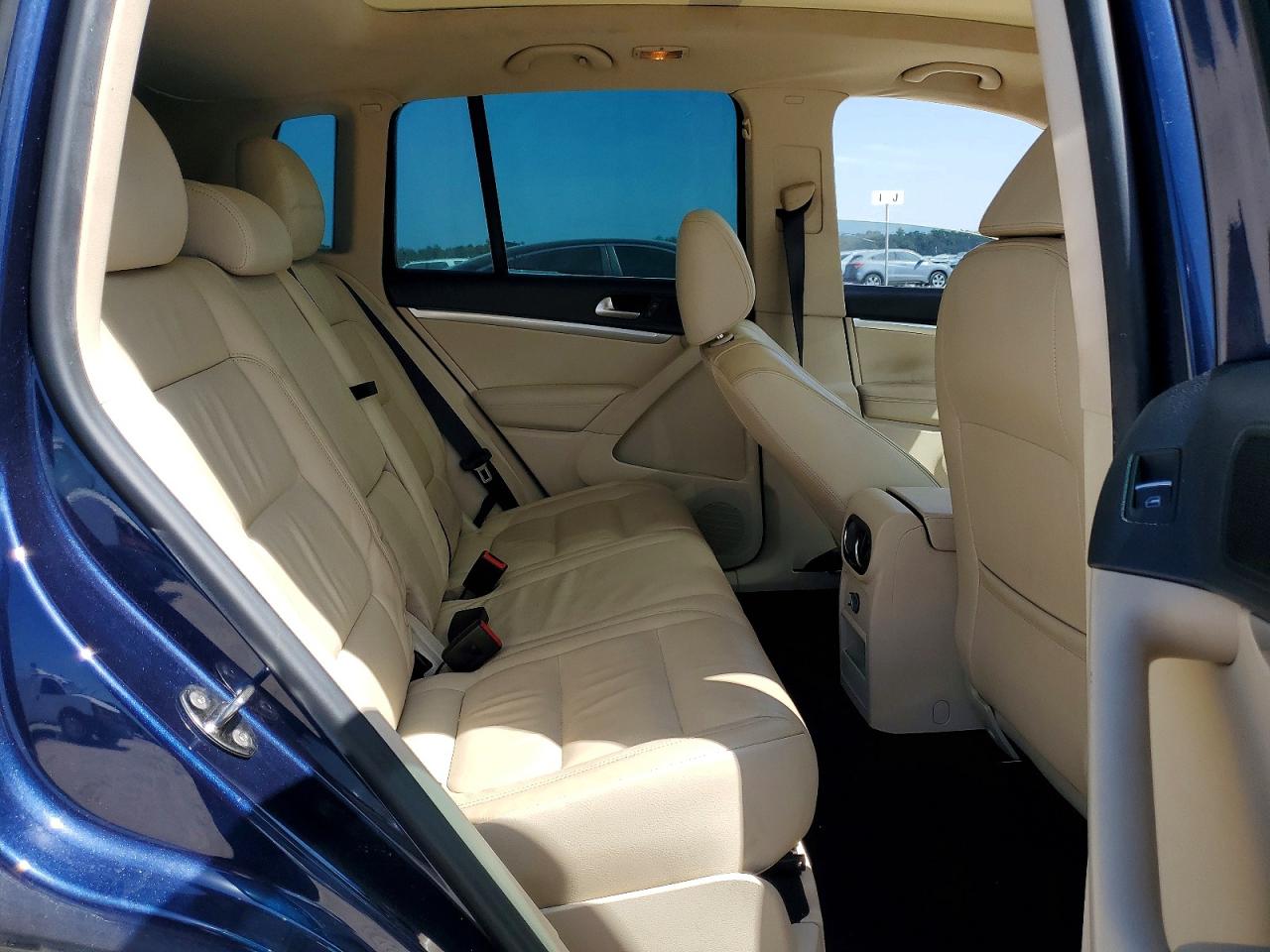 2012 Volkswagen Tiguan S Blue vin: WVGAV7AXXCW555982