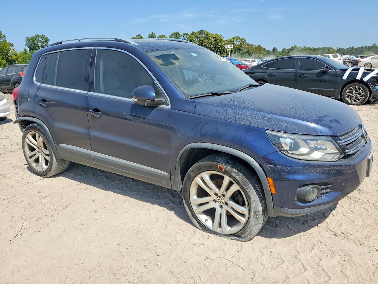 2012 Volkswagen Tiguan S Blue vin: WVGAV7AXXCW555982