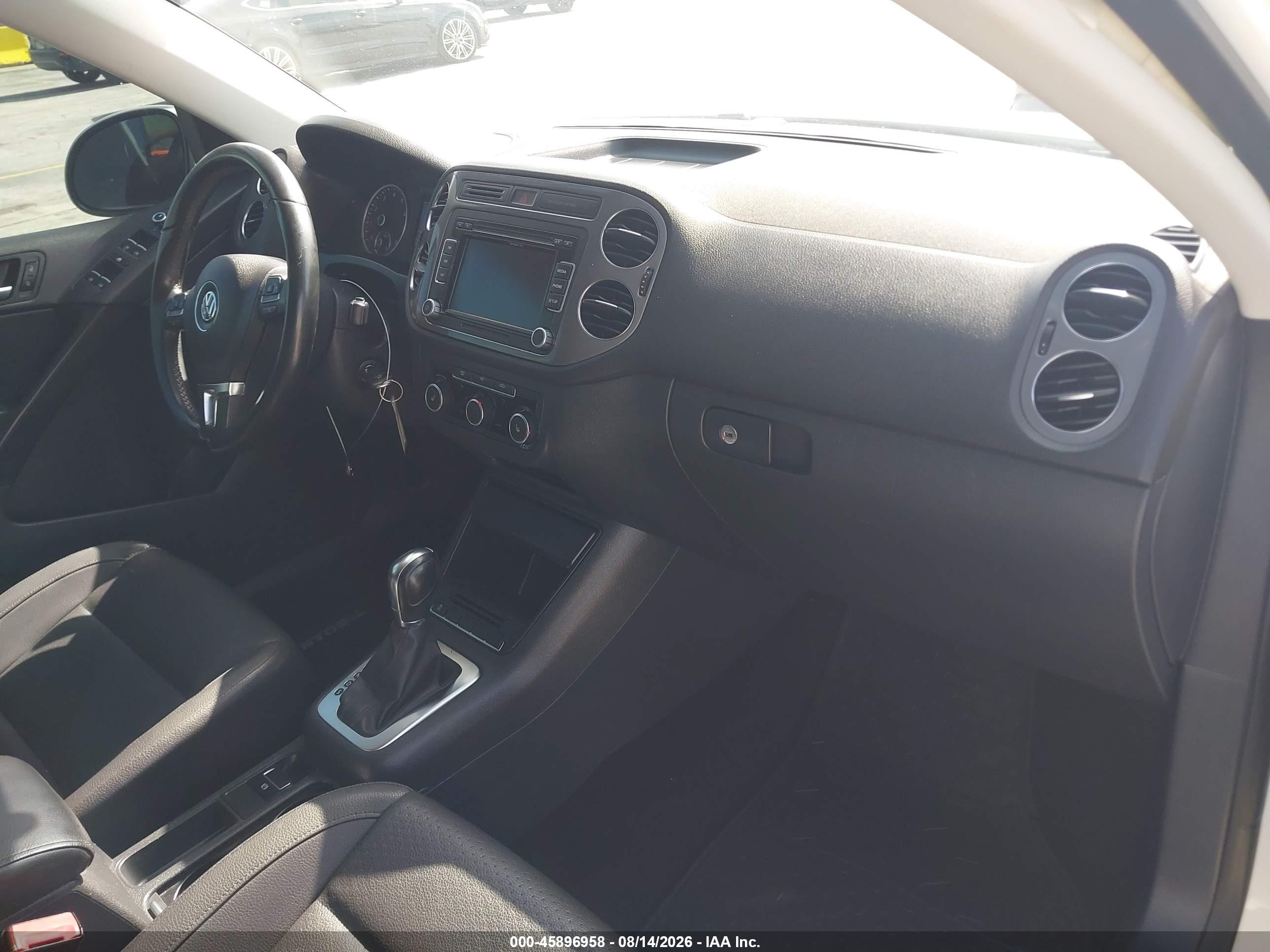 2012 Volkswagen Tiguan Se White vin: WVGAV7AXXCW608440