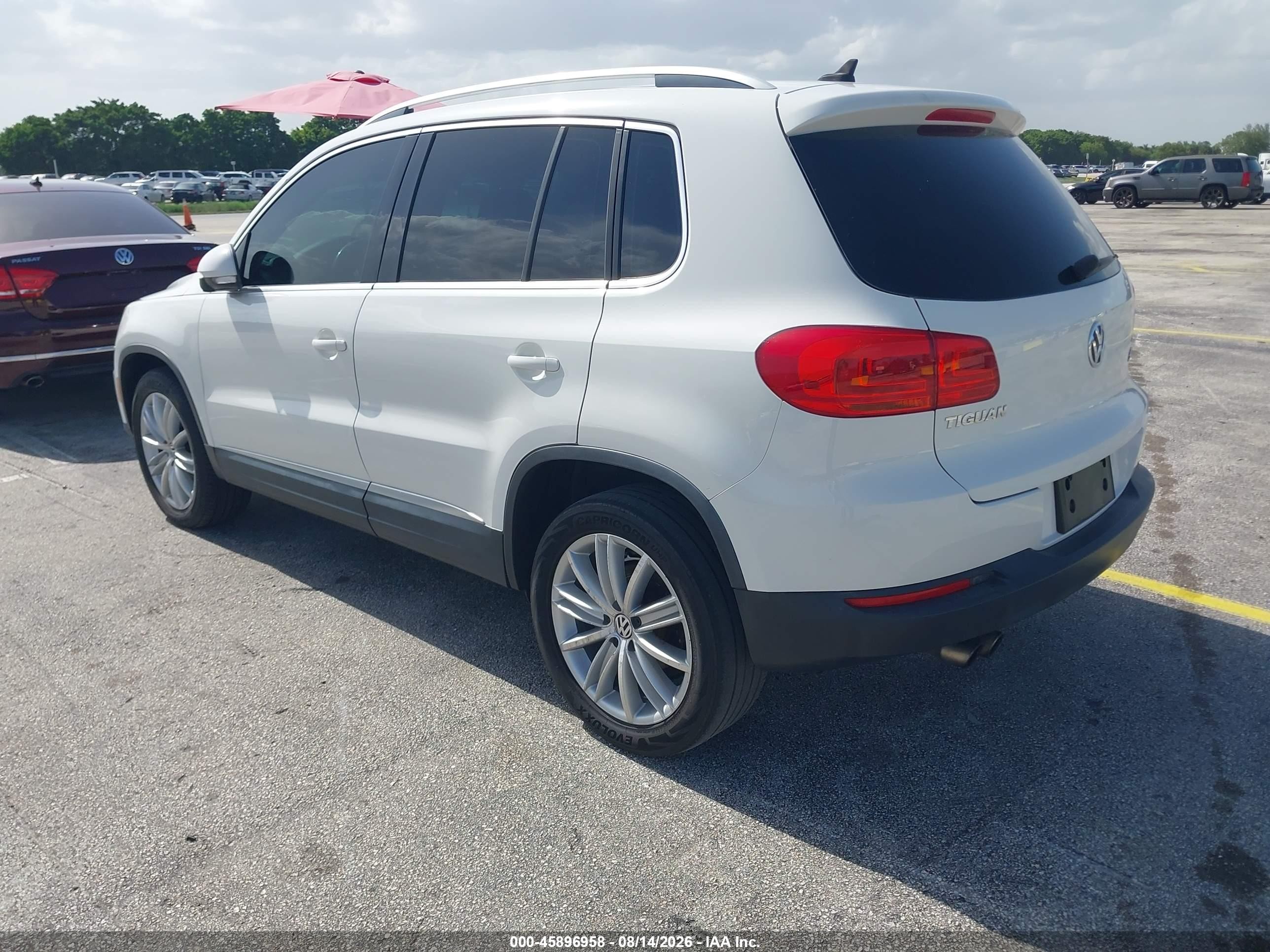 2012 Volkswagen Tiguan Se White vin: WVGAV7AXXCW608440
