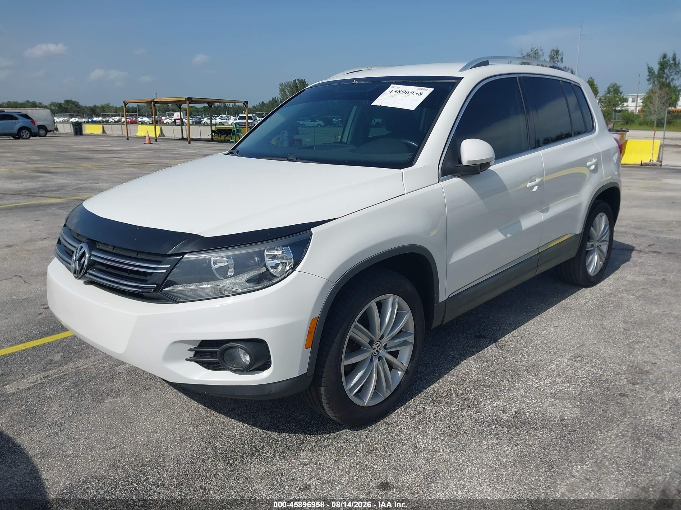 2012 Volkswagen Tiguan Se White vin: WVGAV7AXXCW608440