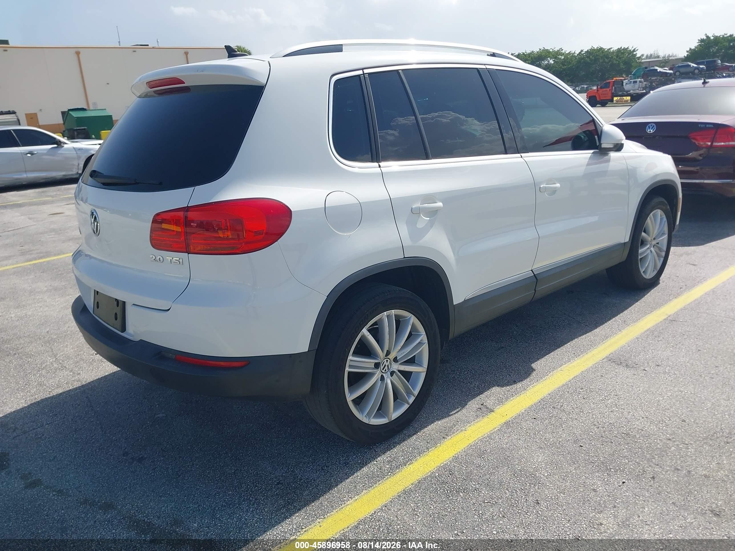 2012 Volkswagen Tiguan Se White vin: WVGAV7AXXCW608440