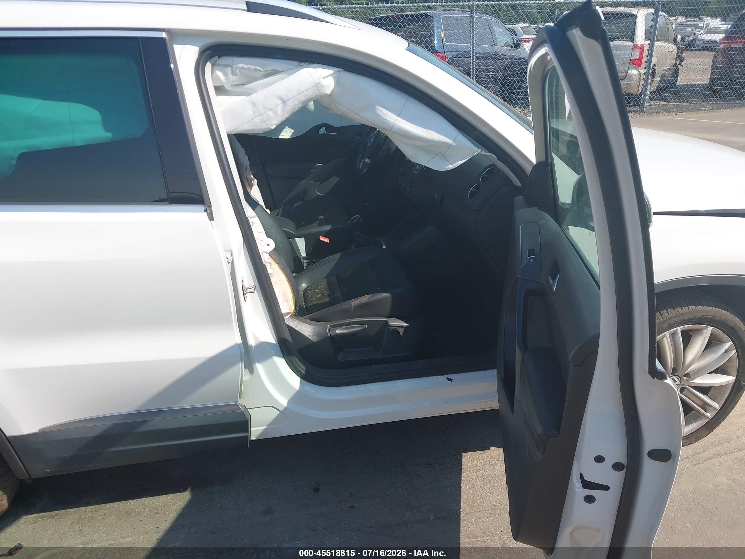 2013 Volkswagen Tiguan Se White vin: WVGAV7AXXDW535149