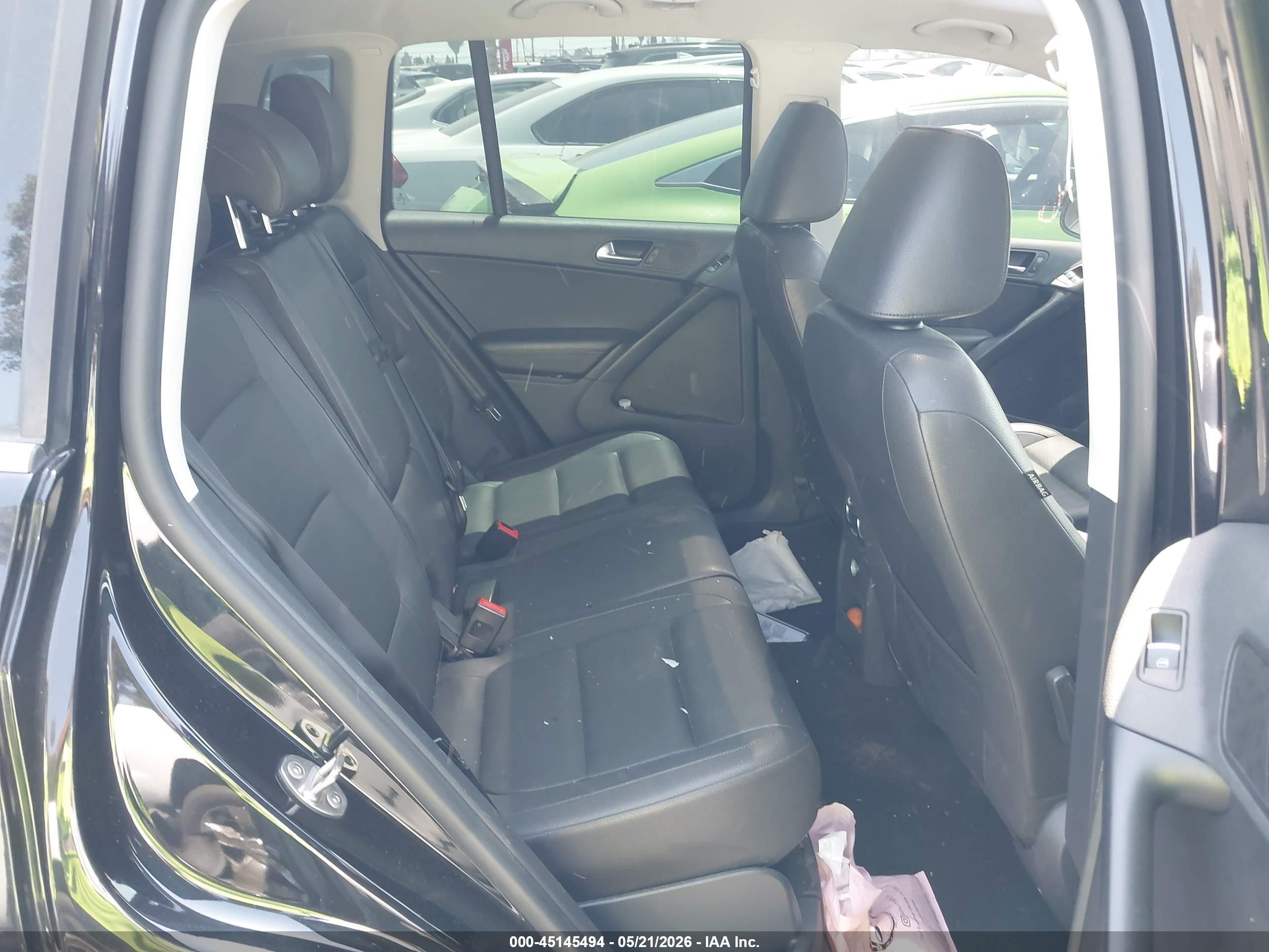 2015 Volkswagen Tiguan Se Black vin: WVGAV7AXXFW515969