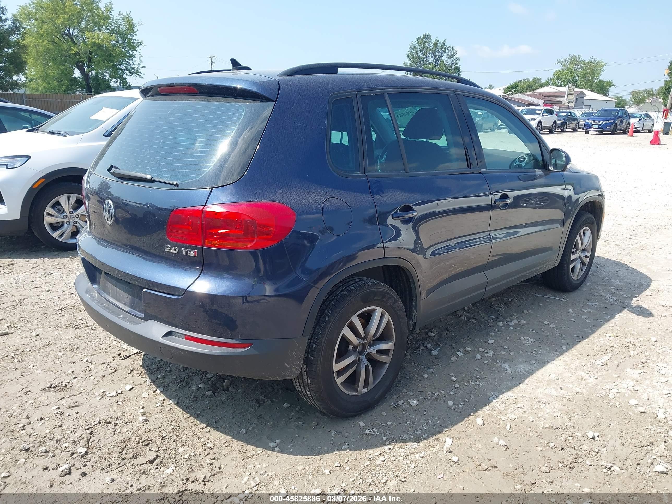 2015 Volkswagen Tiguan S Blue vin: WVGAV7AXXFW576027