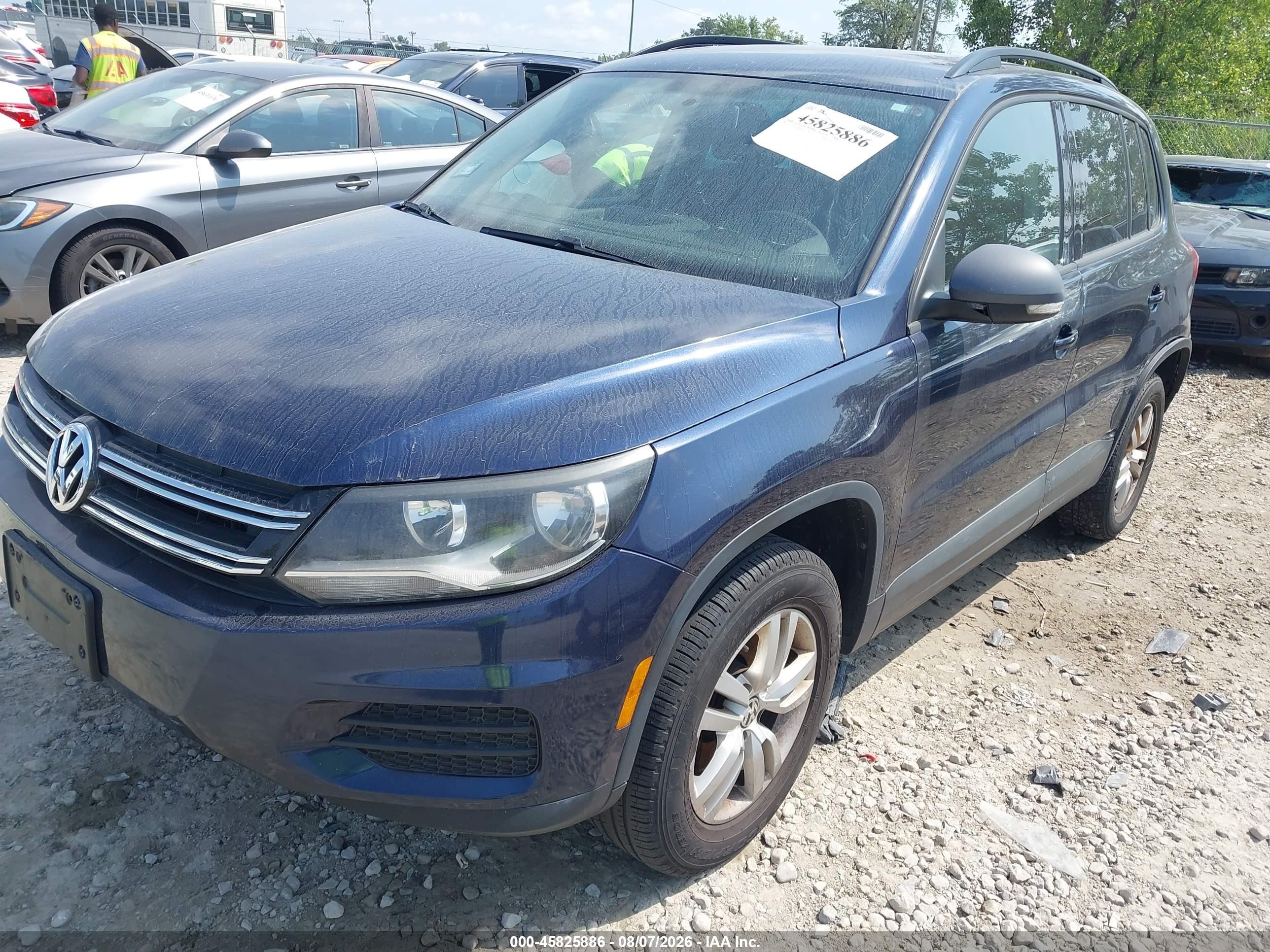 2015 Volkswagen Tiguan S Blue vin: WVGAV7AXXFW576027