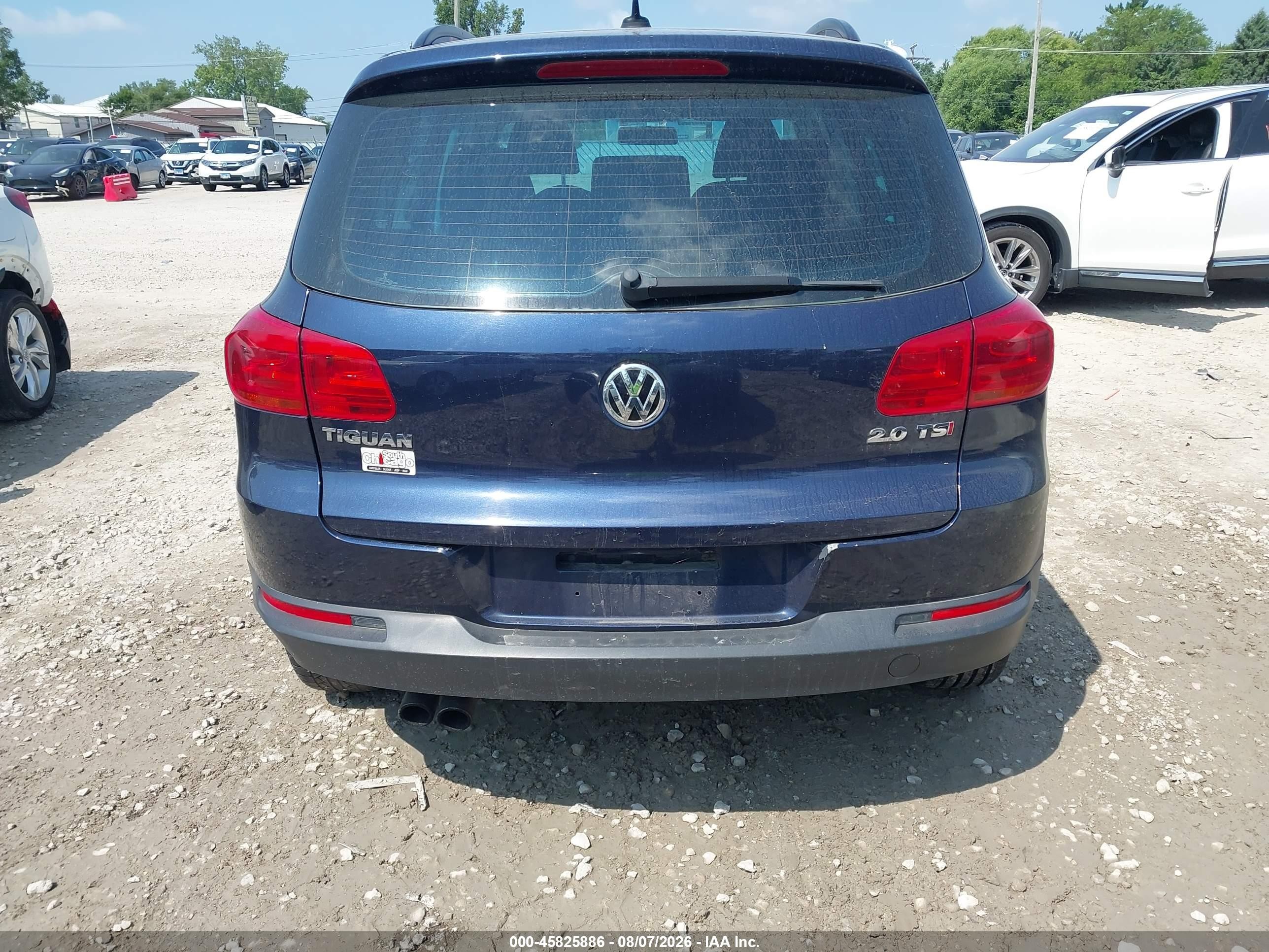 2015 Volkswagen Tiguan S Blue vin: WVGAV7AXXFW576027