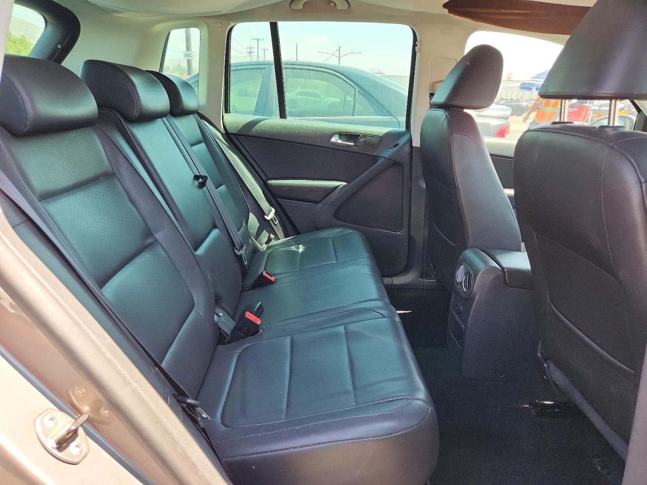 2010 Volkswagen Tiguan S Gray vin: WVGAV9AX6AW518792