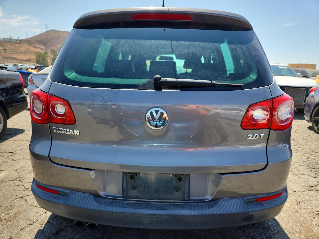 2010 Volkswagen Tiguan S Gray vin: WVGAV9AX6AW518792