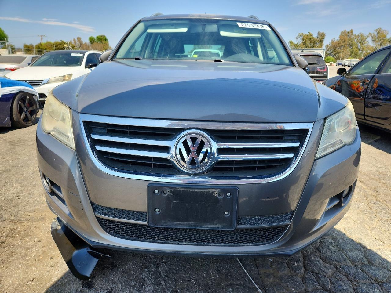 2010 Volkswagen Tiguan S Gray vin: WVGAV9AX6AW518792