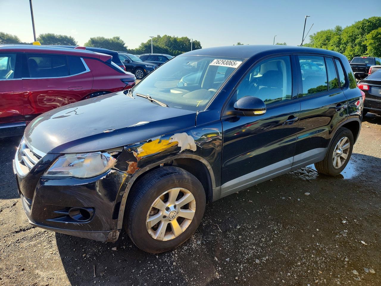 2010 Volkswagen Tiguan S Black vin: WVGAV9AX9AW521167