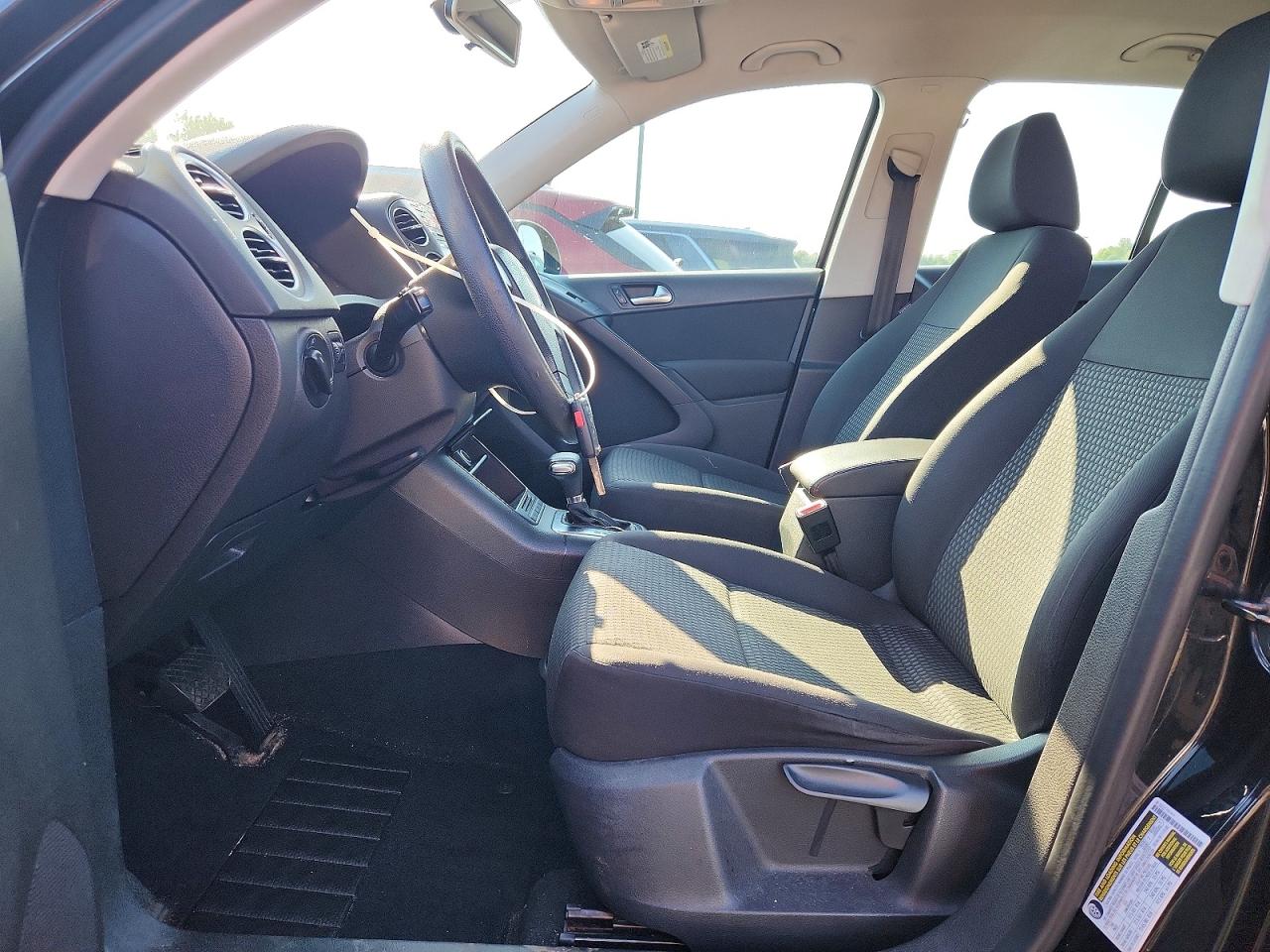 2010 Volkswagen Tiguan S Black vin: WVGAV9AX9AW521167