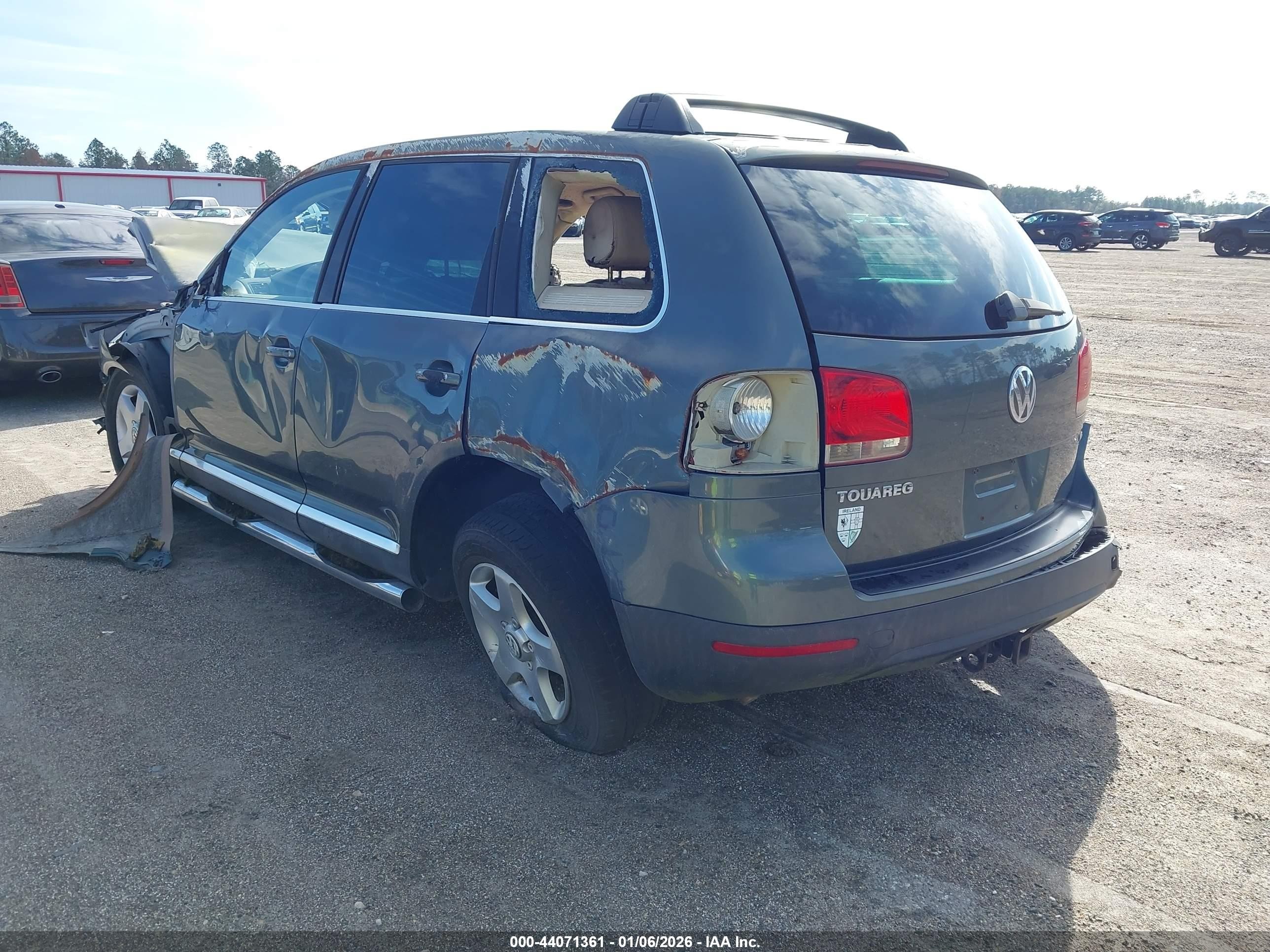 2004 Volkswagen Touareg V6 Green vin: WVGBC67LX4D012136
