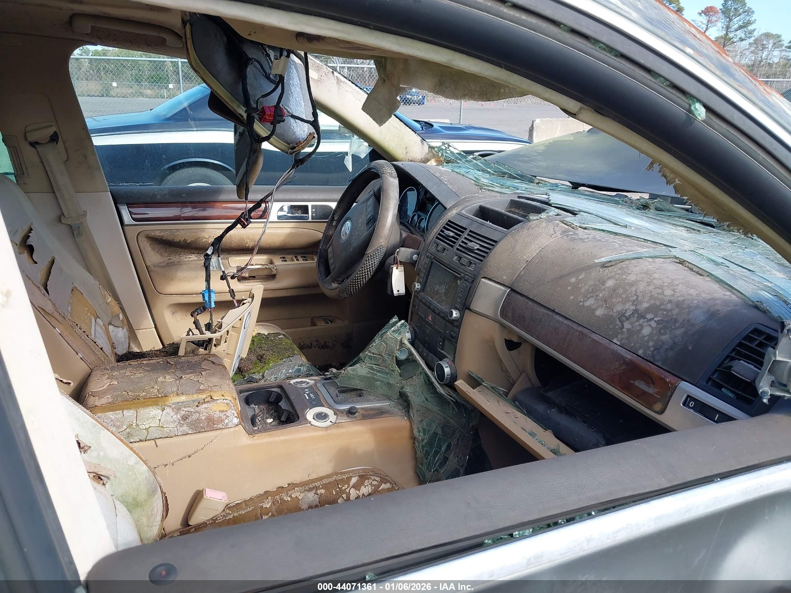 2004 Volkswagen Touareg V6 Green vin: WVGBC67LX4D012136