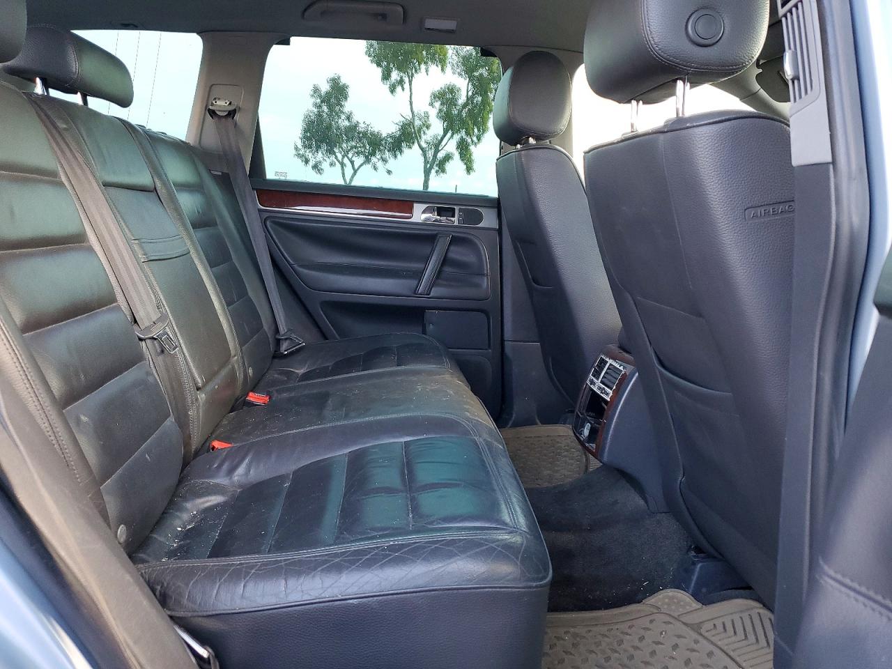 2004 Volkswagen Touareg 3.2 Silver vin: WVGBC77L04D082735