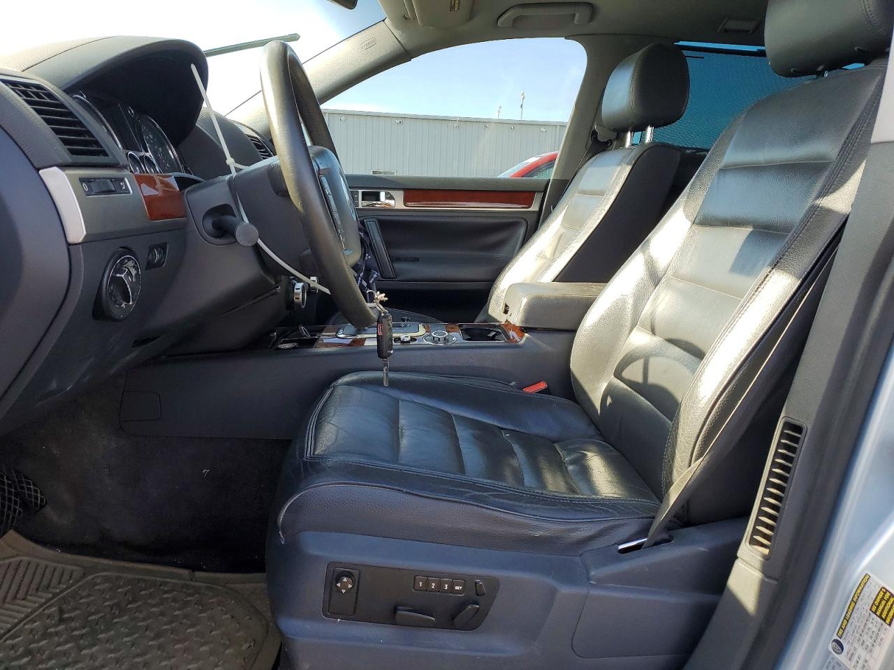 2004 Volkswagen Touareg 3.2 Silver vin: WVGBC77L04D082735