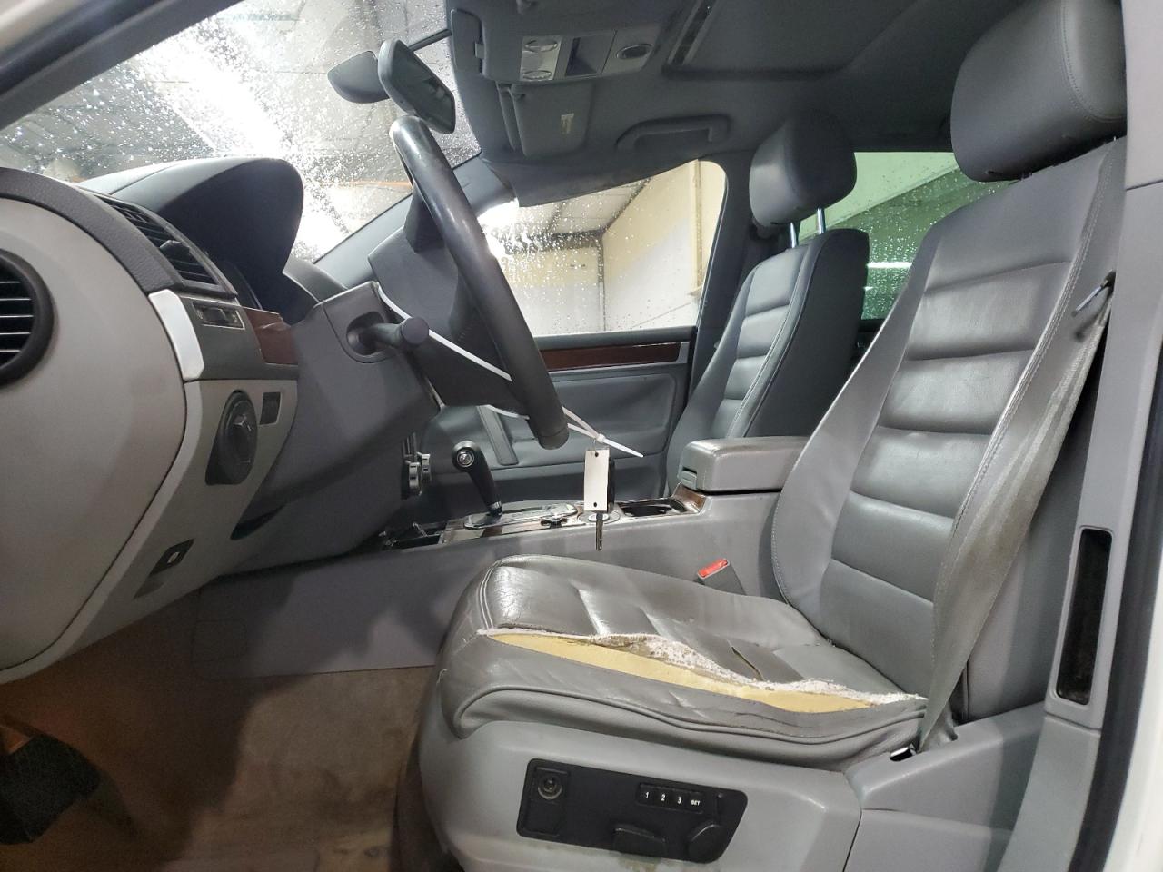 2004 Volkswagen Touareg 3.2 Белый vin: WVGBC77L64D078530