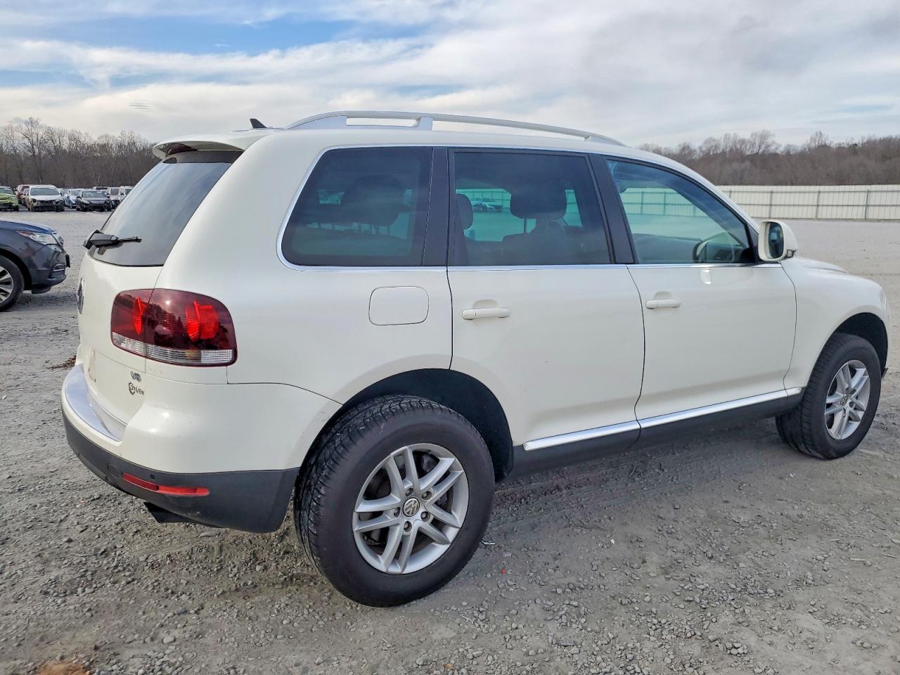 2009 Volkswagen Touareg 2 V6 Белый vin: WVGBE77L29D016060