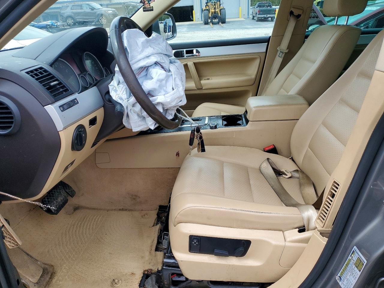 2009 Volkswagen Touareg 2 V6 Charcoal vin: WVGBE77L49D024418