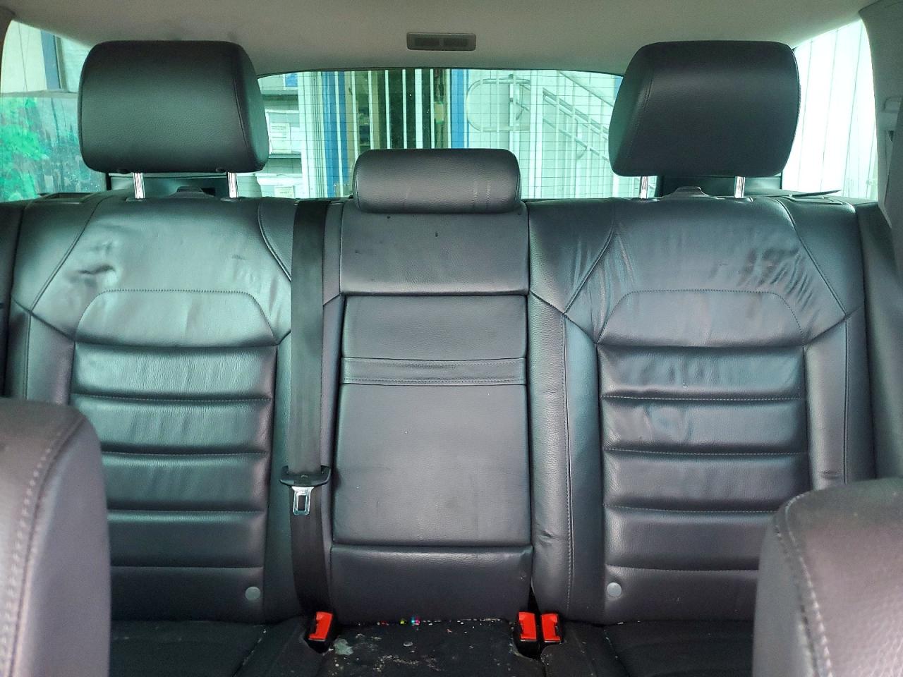 2010 Volkswagen Touareg V6 Черный vin: WVGBF7A93AD003283