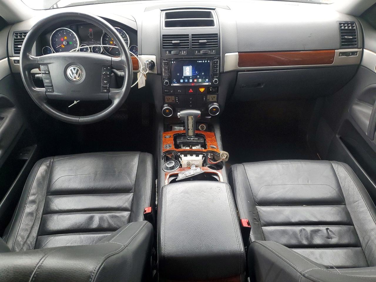 2010 Volkswagen Touareg V6 Черный vin: WVGBF7A93AD003283