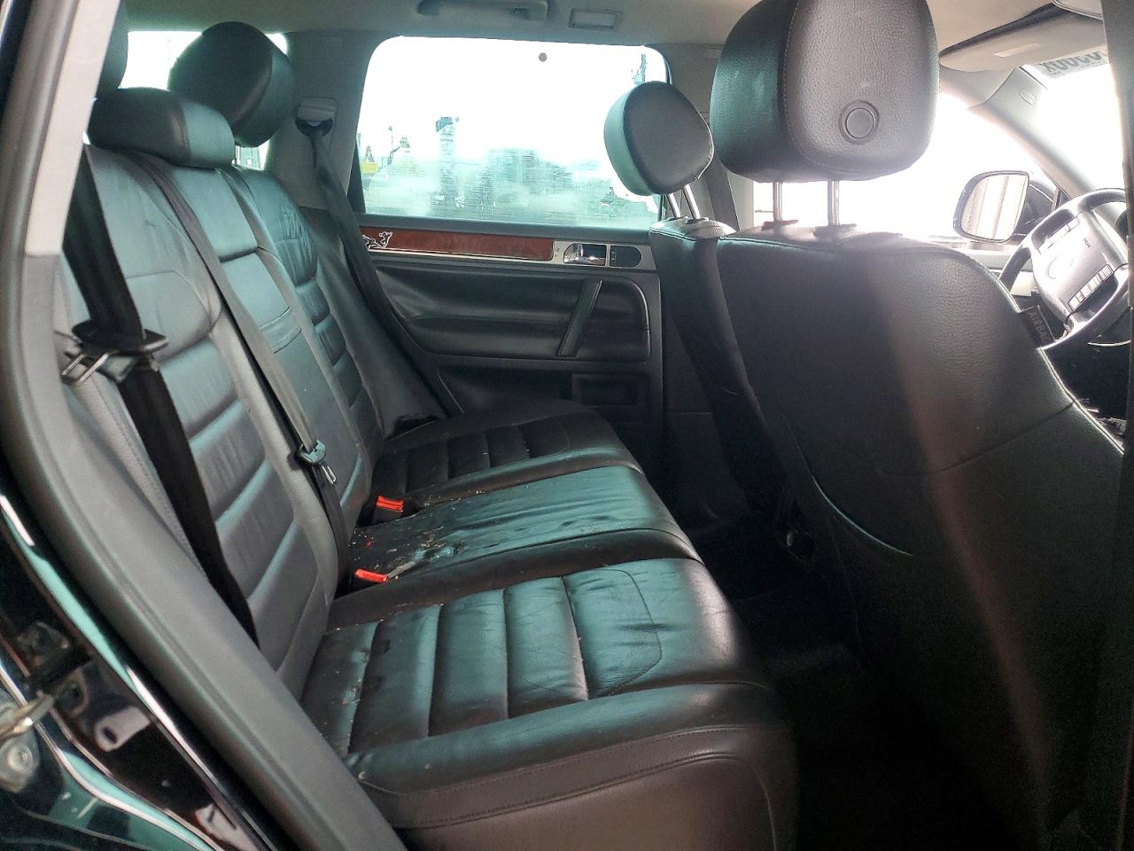 2010 Volkswagen Touareg V6 Черный vin: WVGBF7A93AD003283
