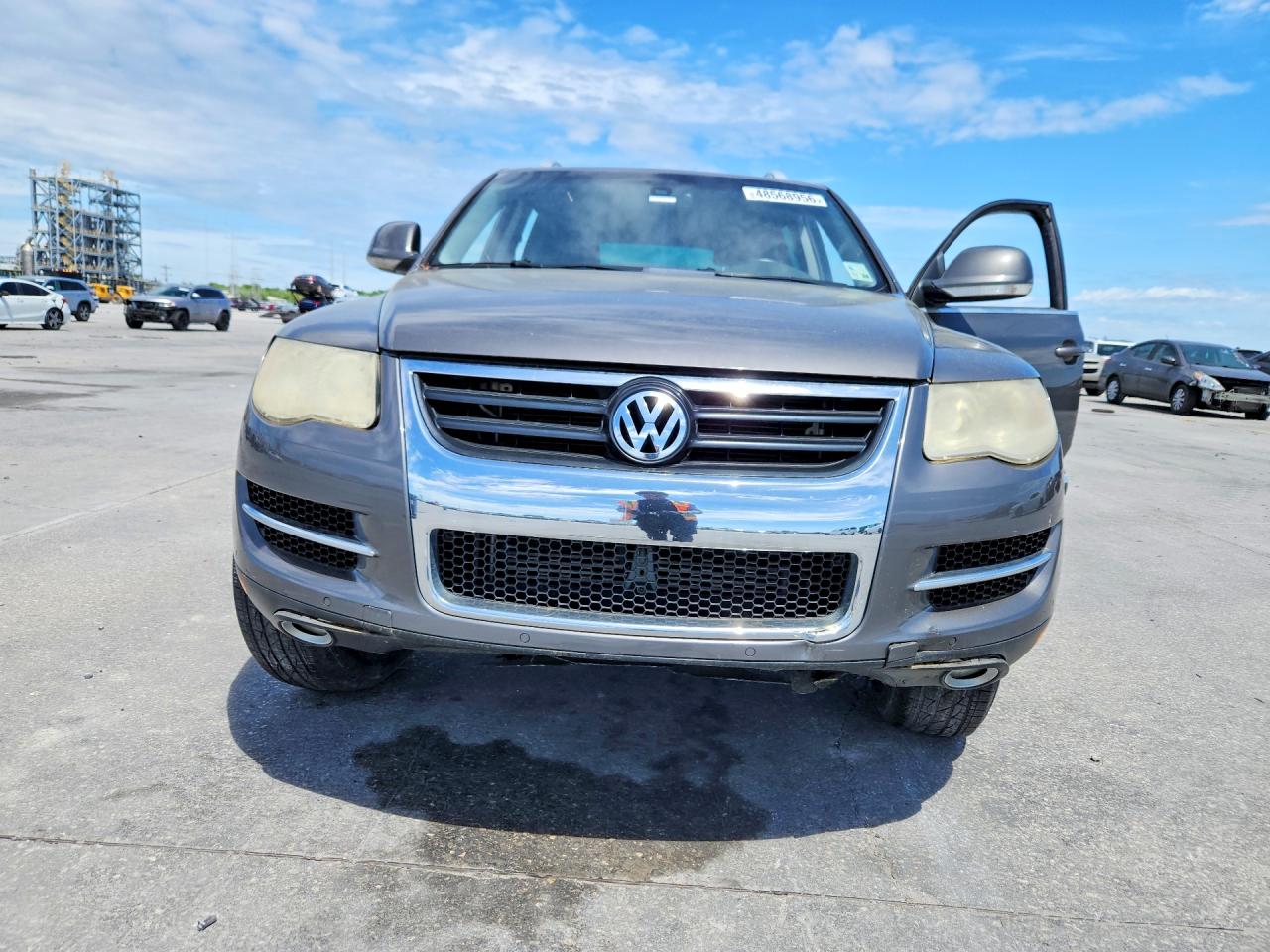 2010 Volkswagen Touareg V6 Gray vin: WVGBF7A95AD002040
