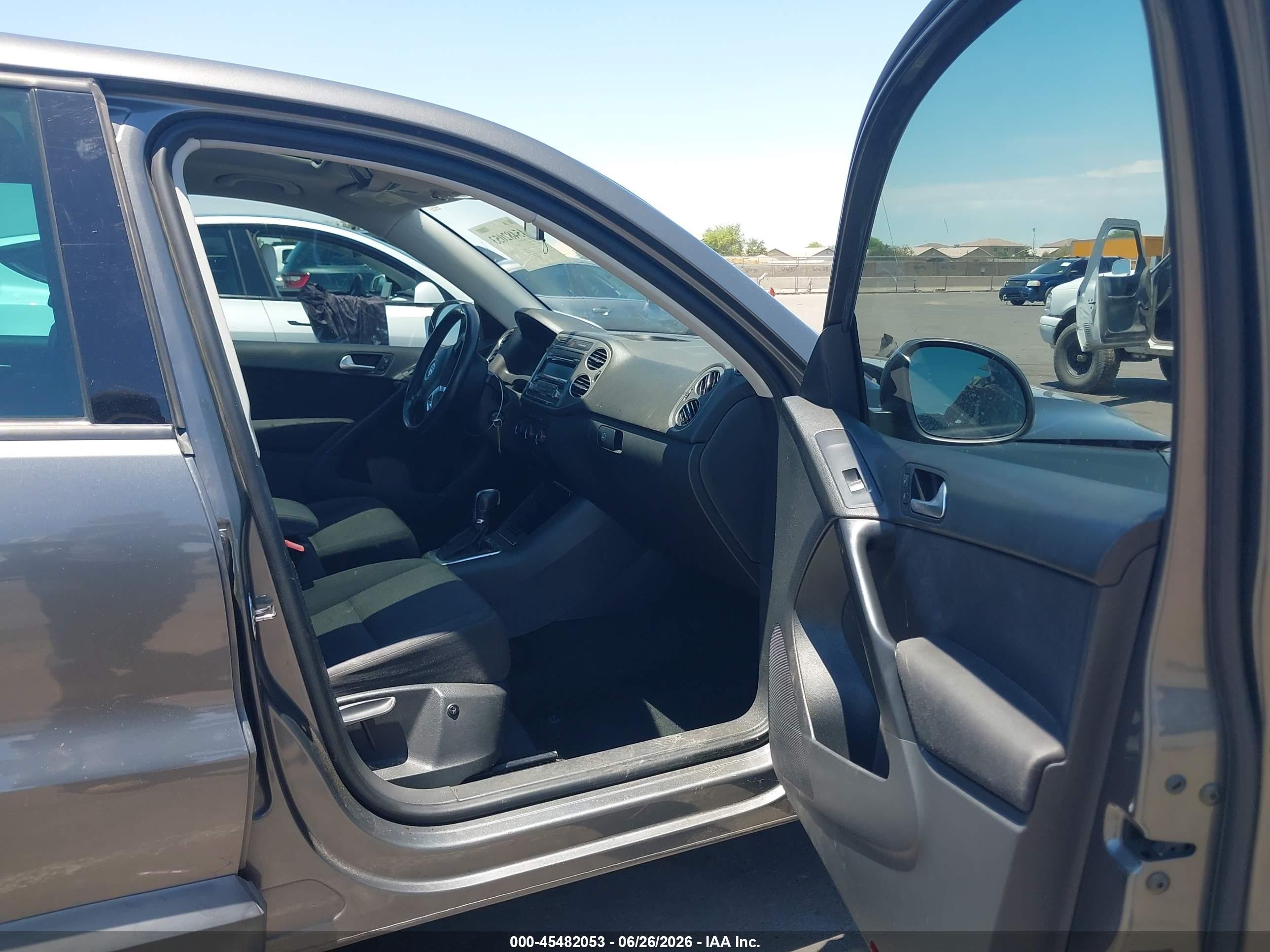 2013 Volkswagen Tiguan S Gray vin: WVGBV3AX0DW613757
