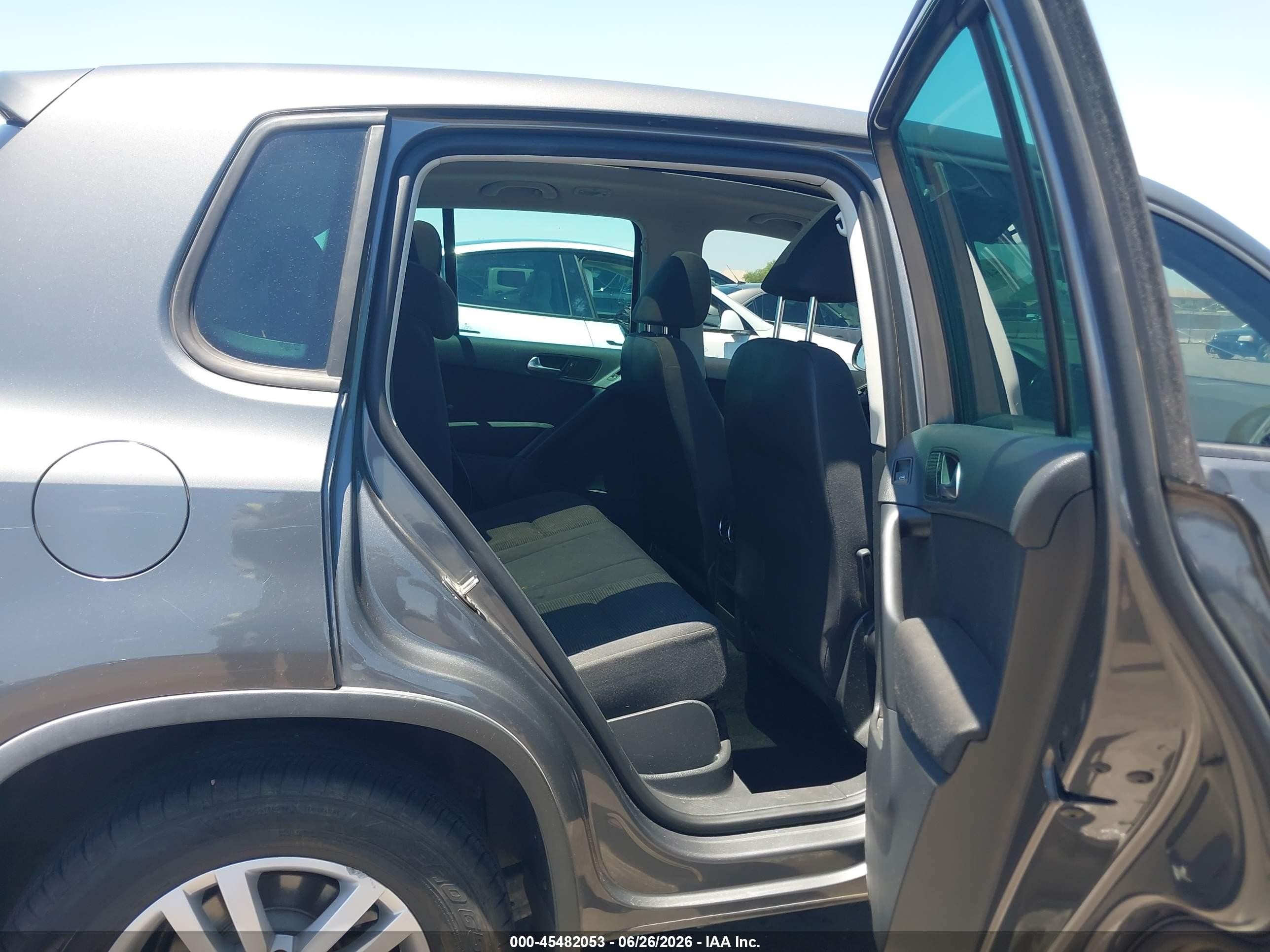 2013 Volkswagen Tiguan S Gray vin: WVGBV3AX0DW613757