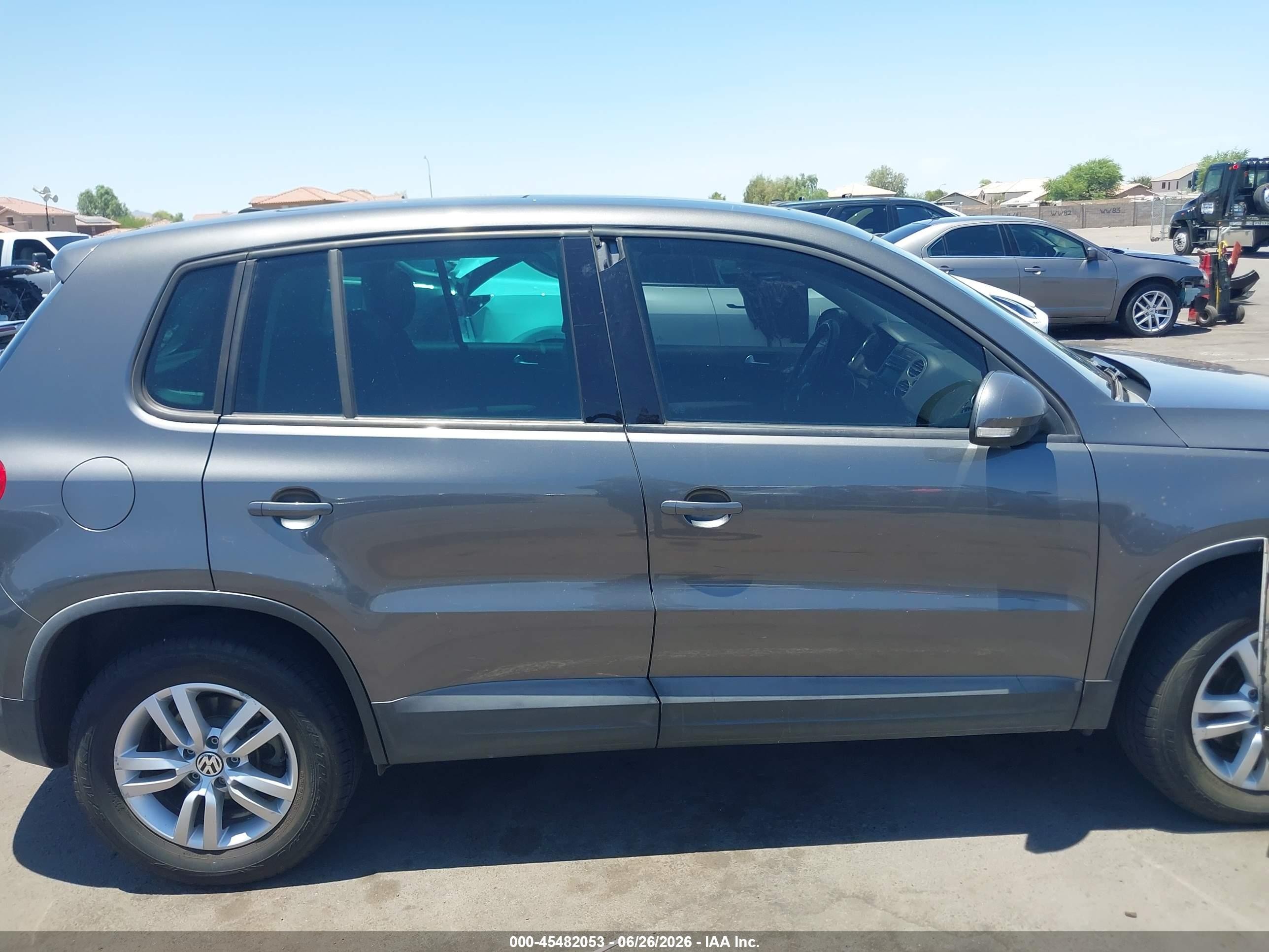 2013 Volkswagen Tiguan S Gray vin: WVGBV3AX0DW613757