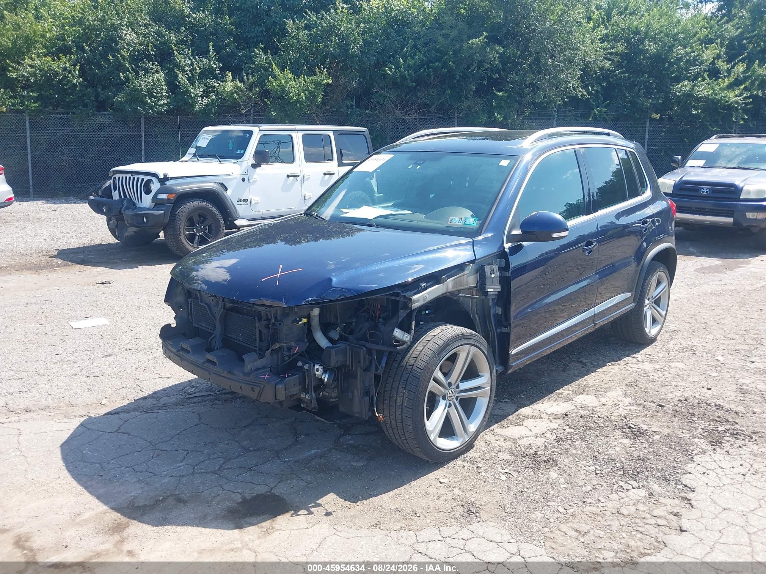 2014 Volkswagen Tiguan R-line Blue vin: WVGBV3AX0EW014472