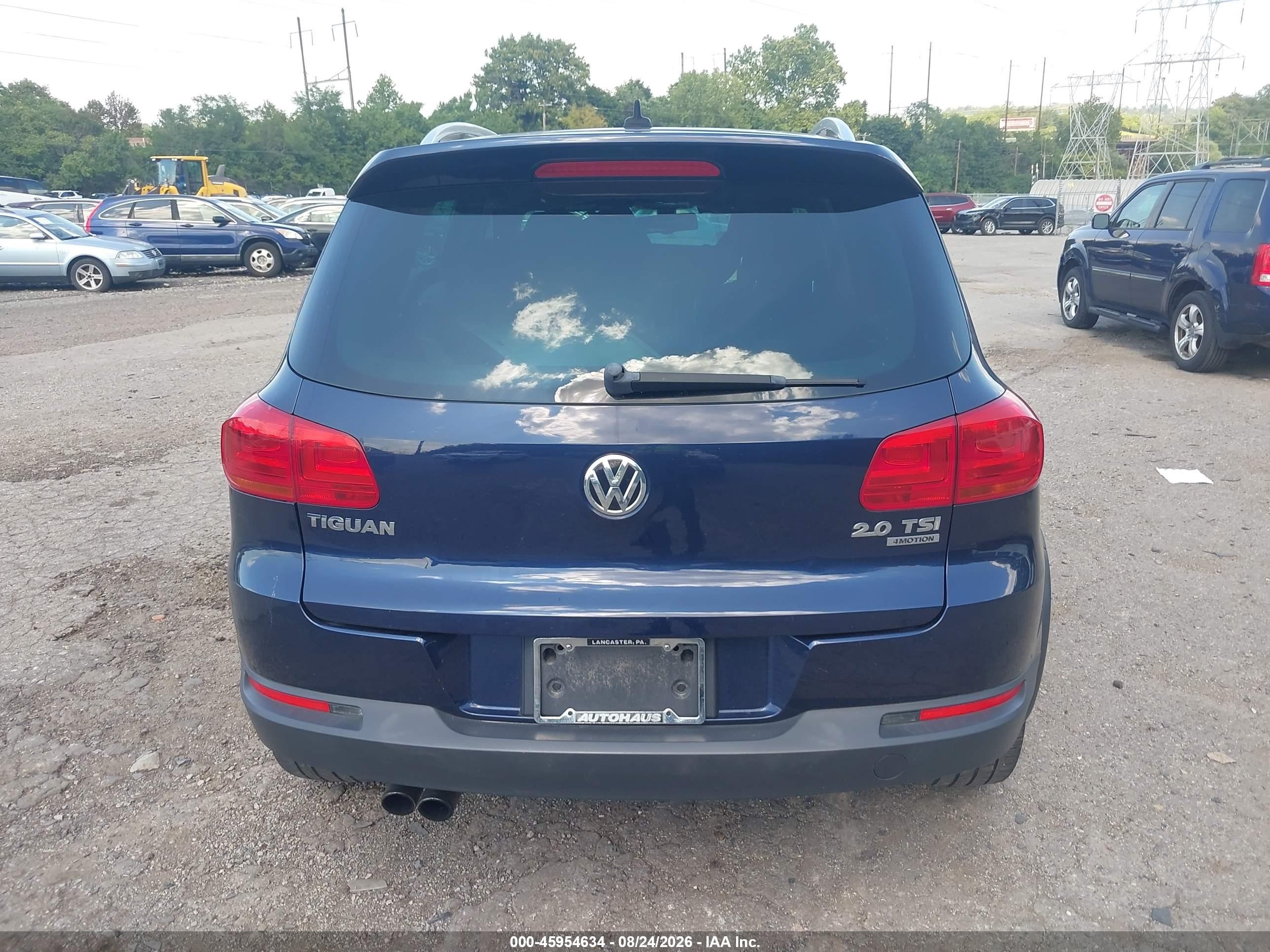 2014 Volkswagen Tiguan R-line Blue vin: WVGBV3AX0EW014472