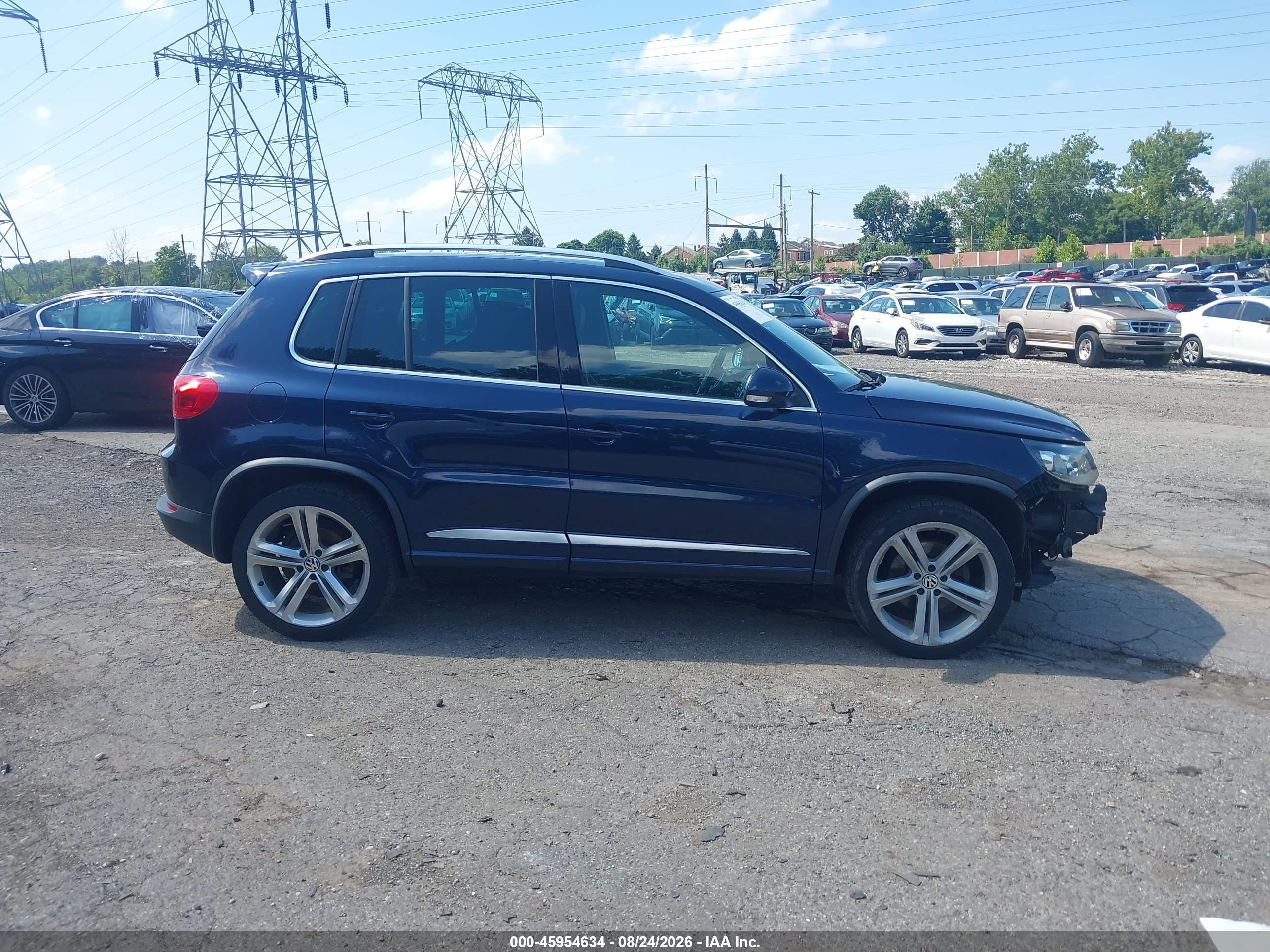 2014 Volkswagen Tiguan R-line Blue vin: WVGBV3AX0EW014472