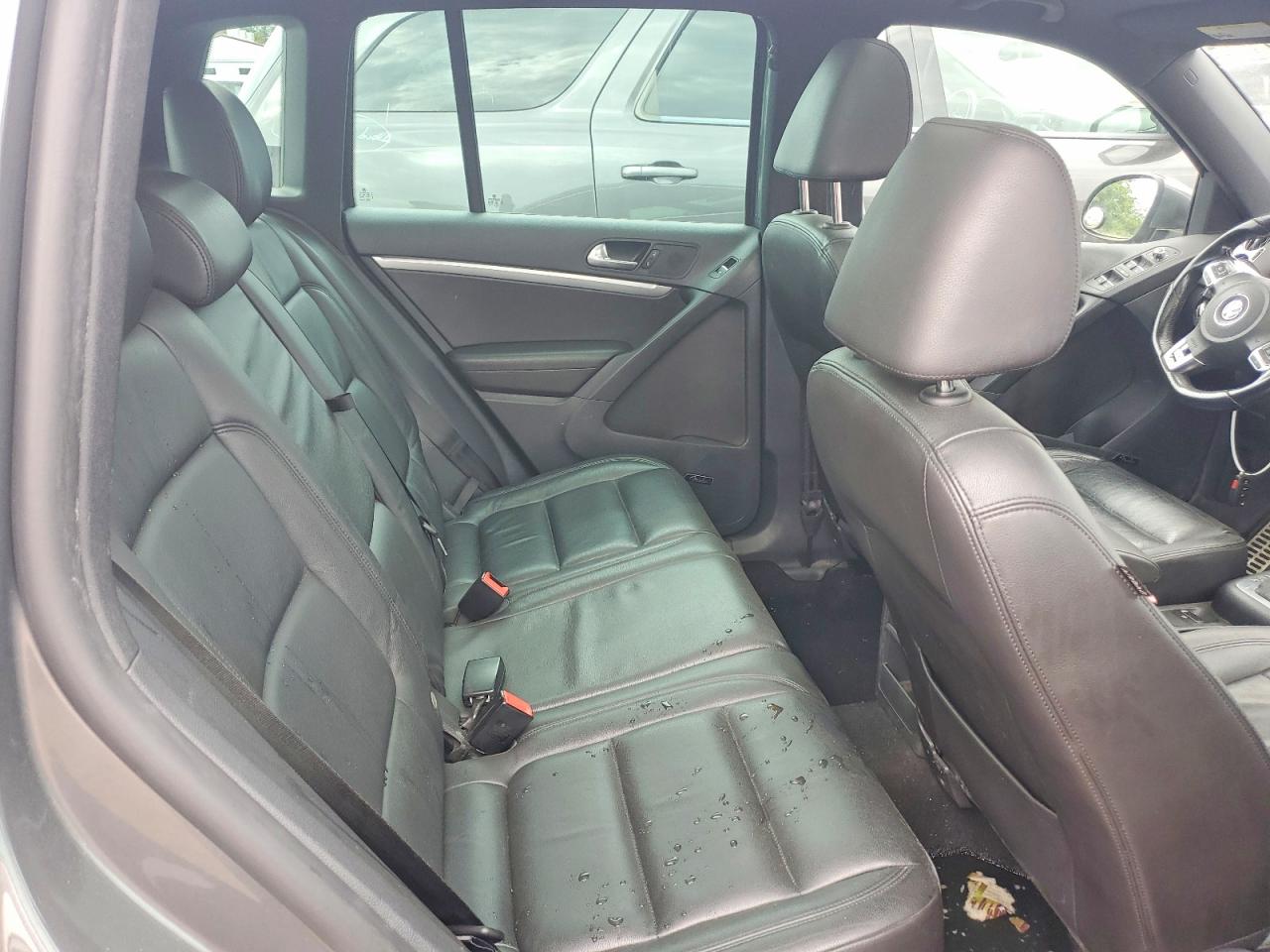 2014 Volkswagen Tiguan S Gray vin: WVGBV3AX0EW015038