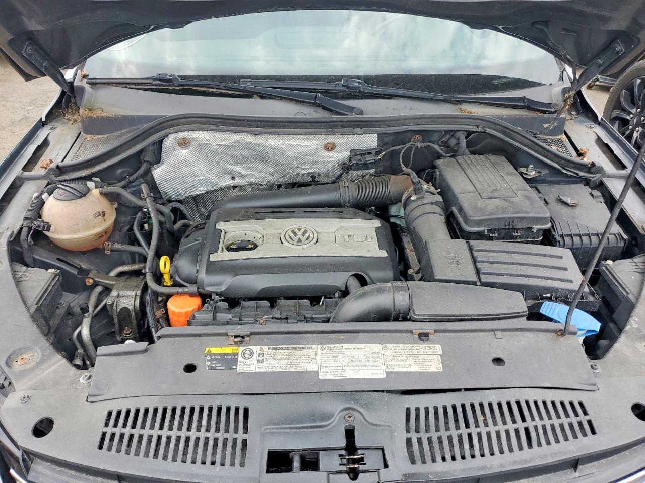 2014 Volkswagen Tiguan S Gray vin: WVGBV3AX0EW015038