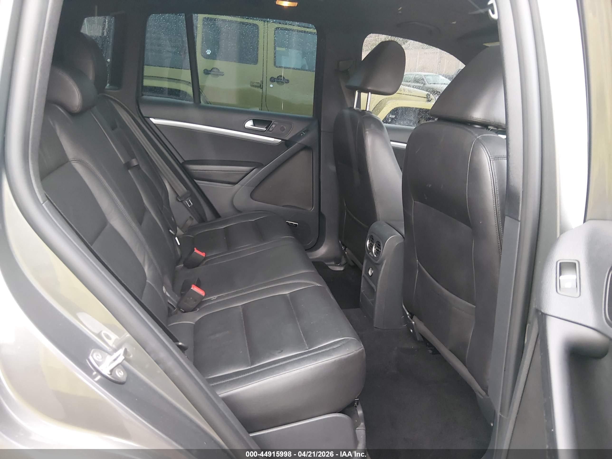 2014 Volkswagen Tiguan R-line Gray vin: WVGBV3AX0EW045236