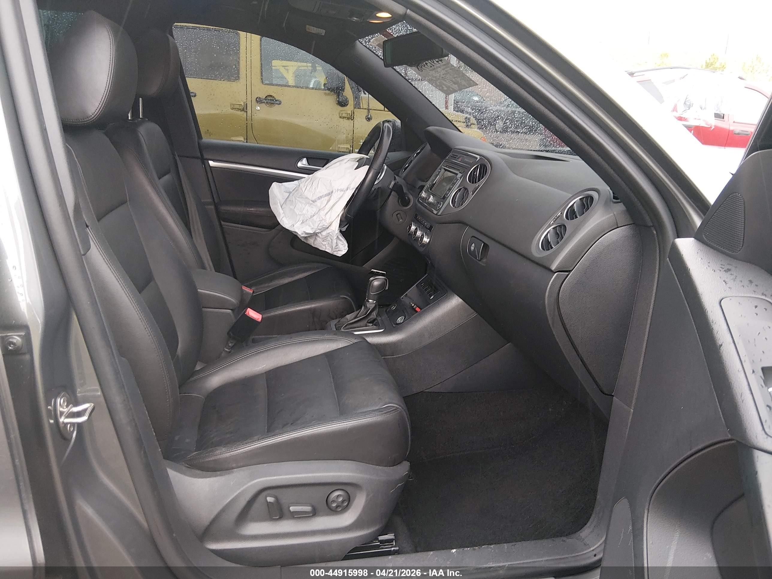 2014 Volkswagen Tiguan R-line Gray vin: WVGBV3AX0EW045236