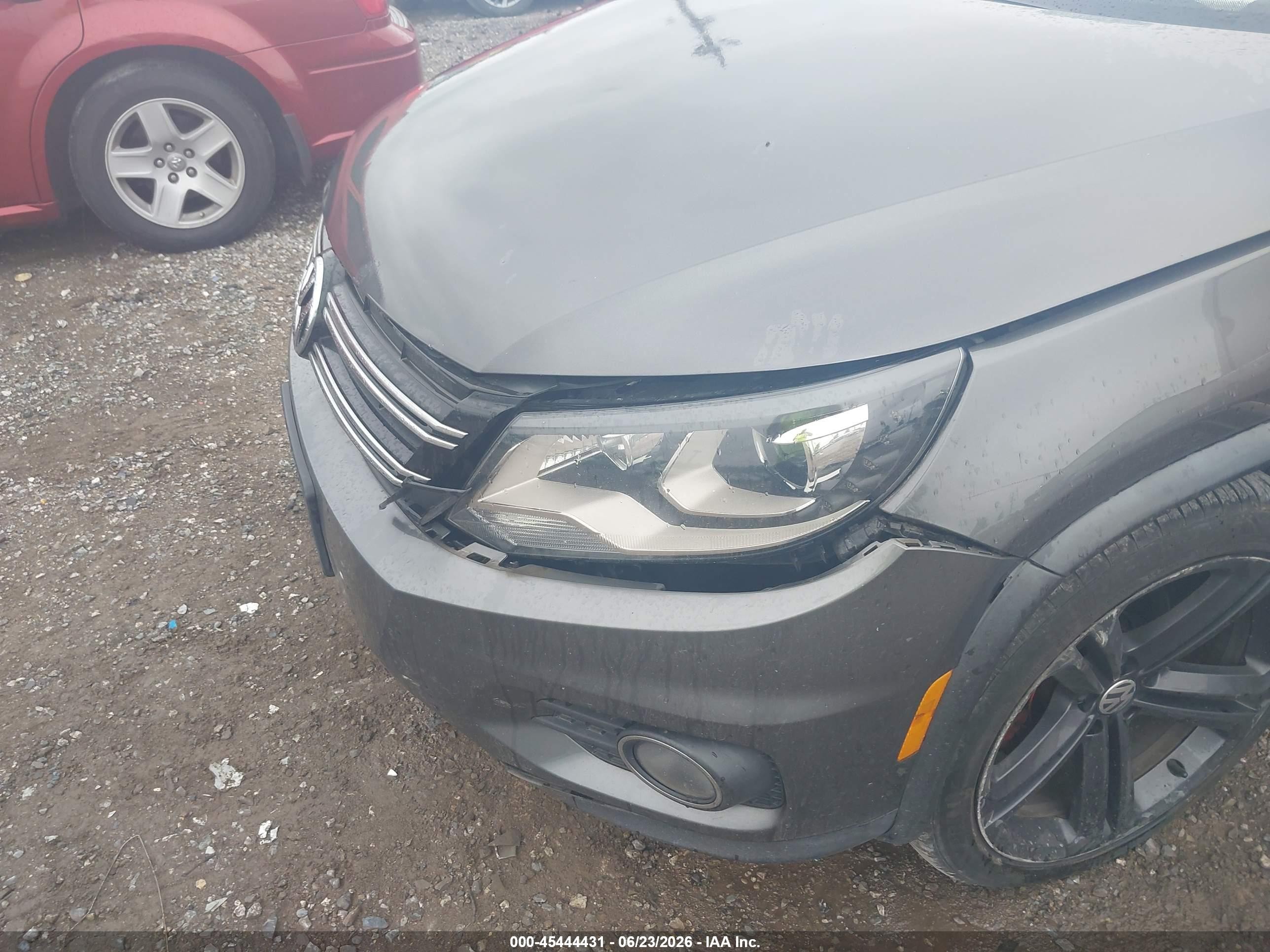 2014 Volkswagen Tiguan R-line Серый vin: WVGBV3AX0EW124051