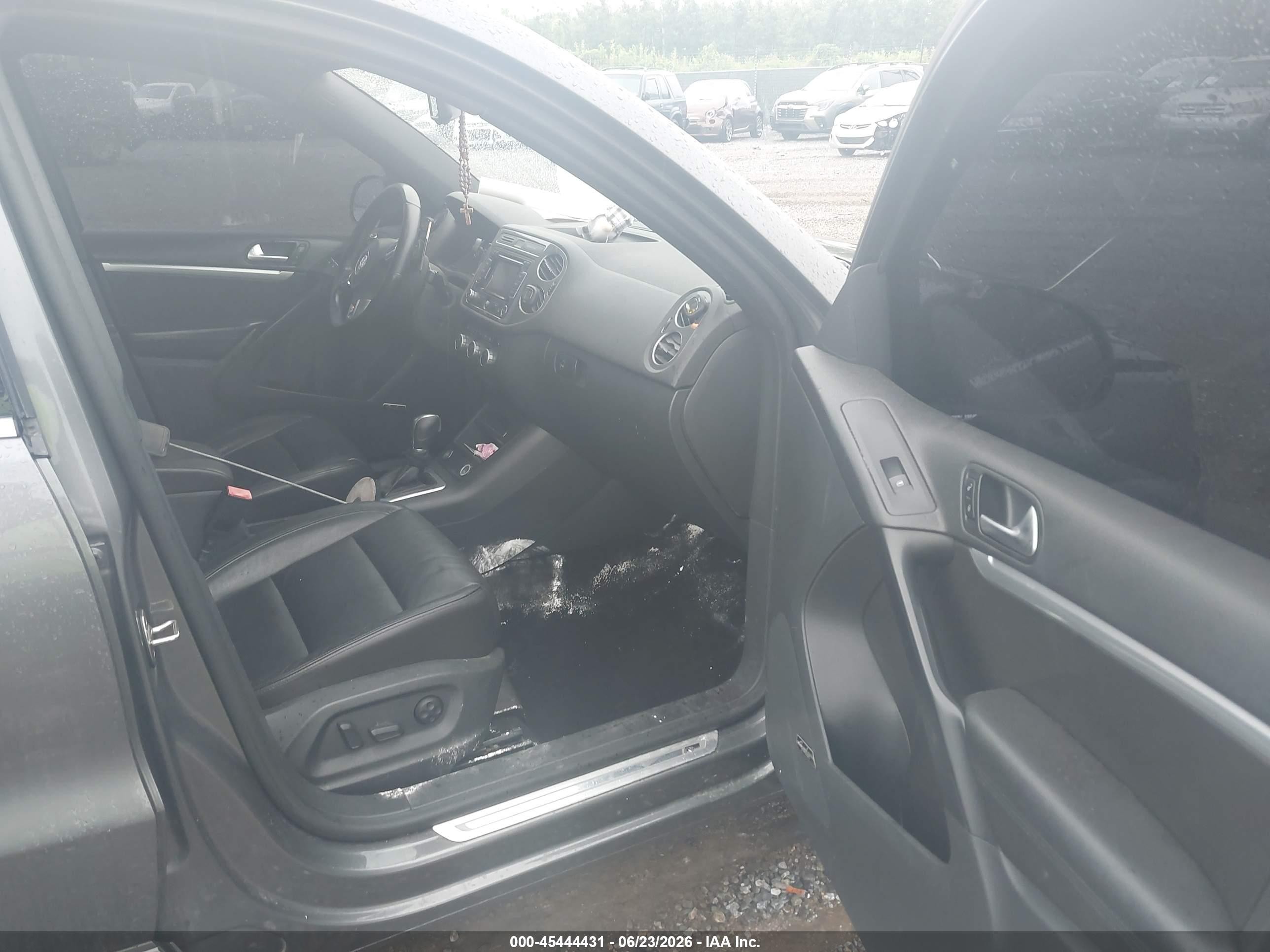 2014 Volkswagen Tiguan R-line Серый vin: WVGBV3AX0EW124051