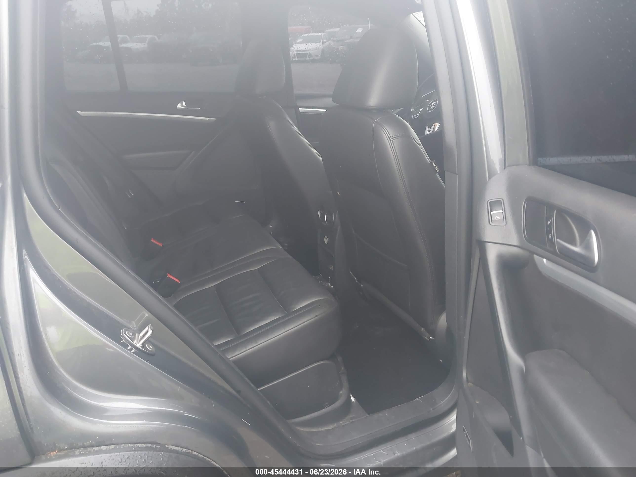2014 Volkswagen Tiguan R-line Серый vin: WVGBV3AX0EW124051