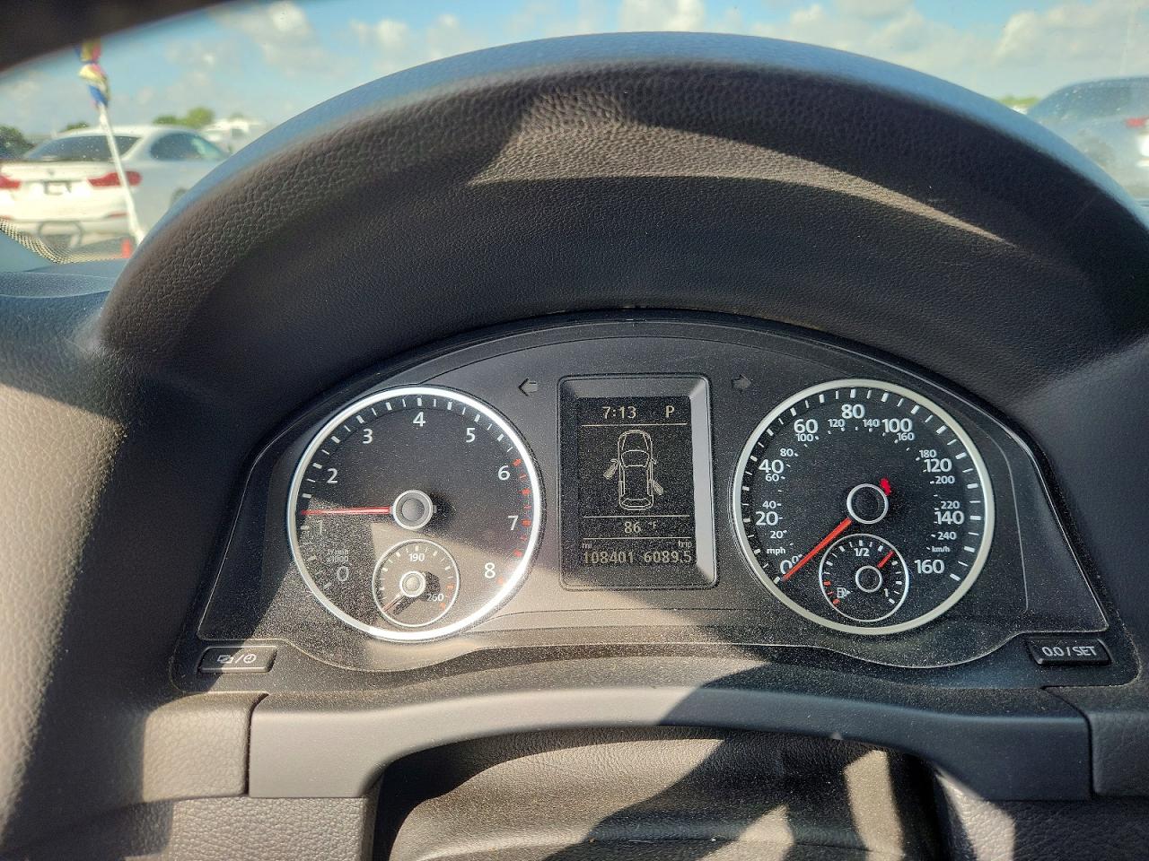 2014 Volkswagen Tiguan S Черный vin: WVGBV3AX0EW534591